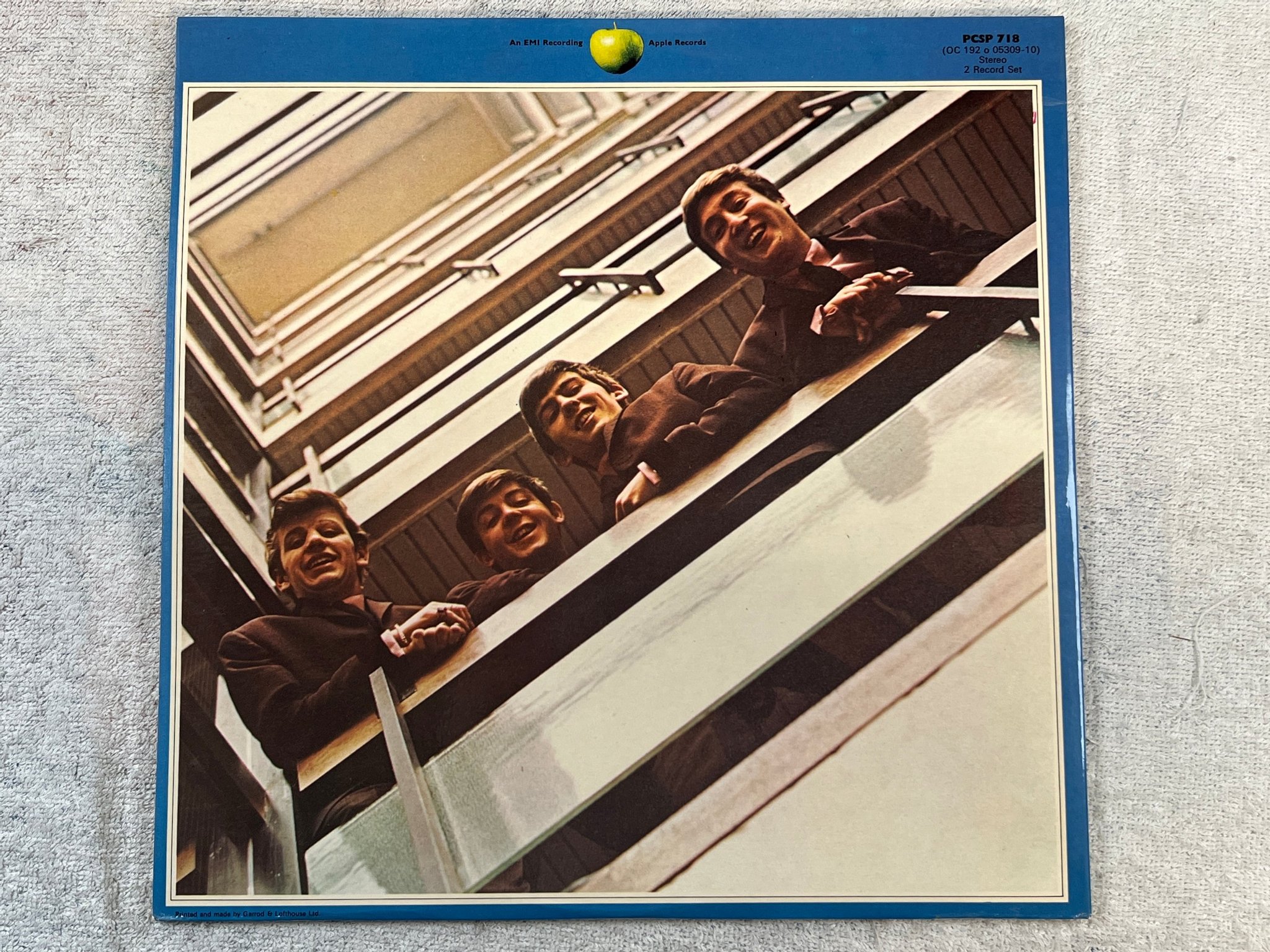 Omslagsbild för skivan THE BEATLES 1967-1970 2xLP UK APPLE PCS 7181 BLUE VINYL