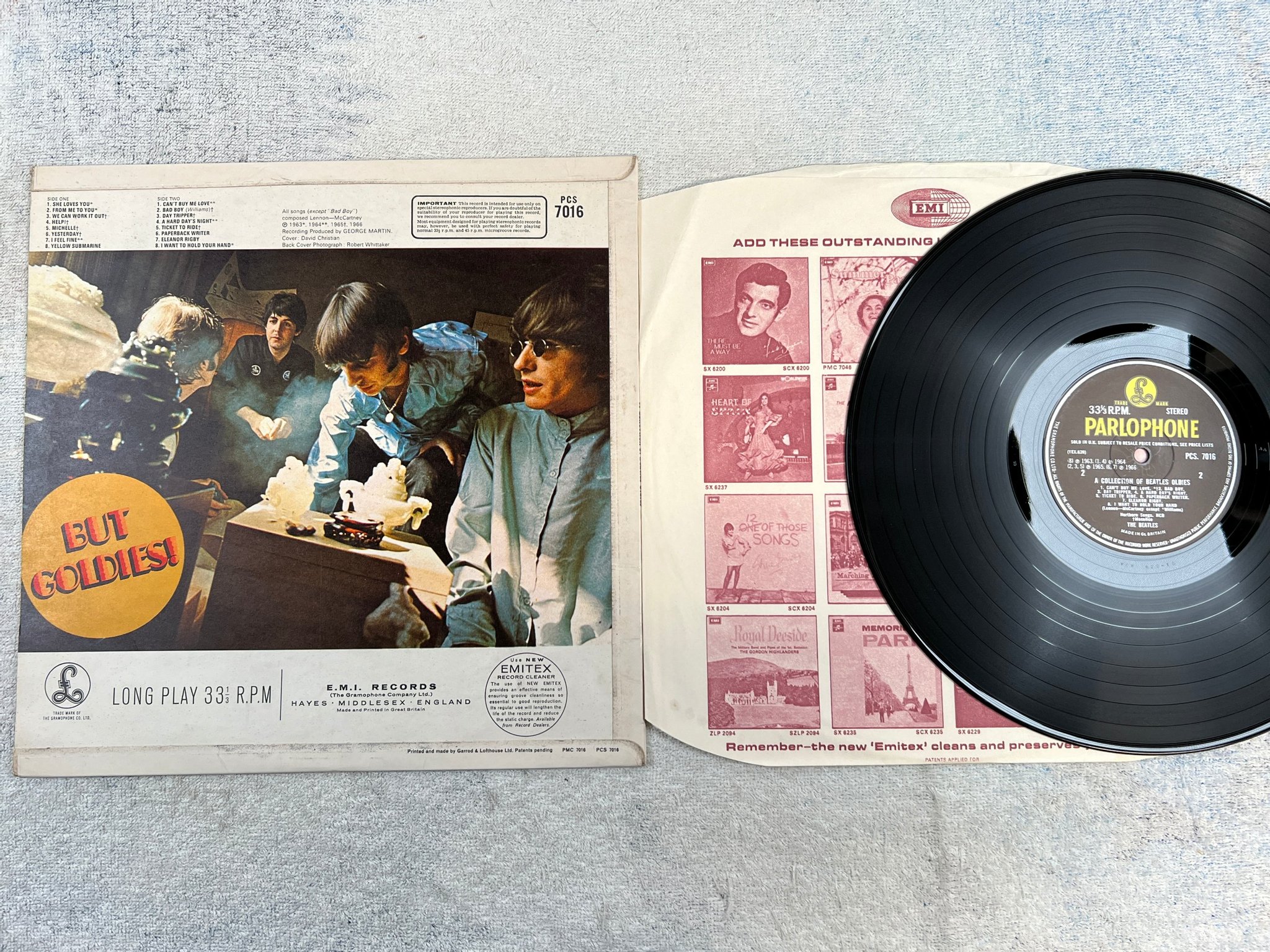 Omslagsbild för skivan THE BEATLES a collection of Beatles oldies LP -66 UK PARLOPHONE PCS 7016 ( 3 AA 