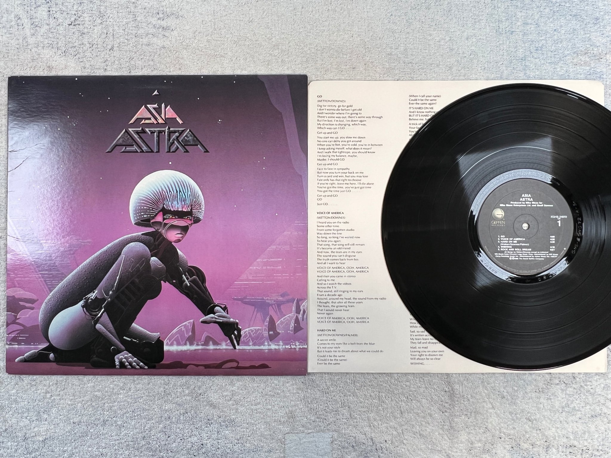 Omslagsbild för skivan ASIA astra LP -85 Can GEFFEN XGHS 24072