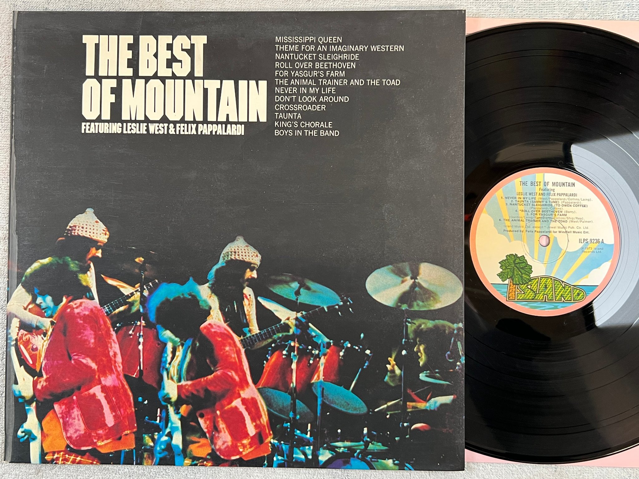 Omslagsbild för skivan MOUNTAIN the best of LP -73 ISLAND ILPS 9236