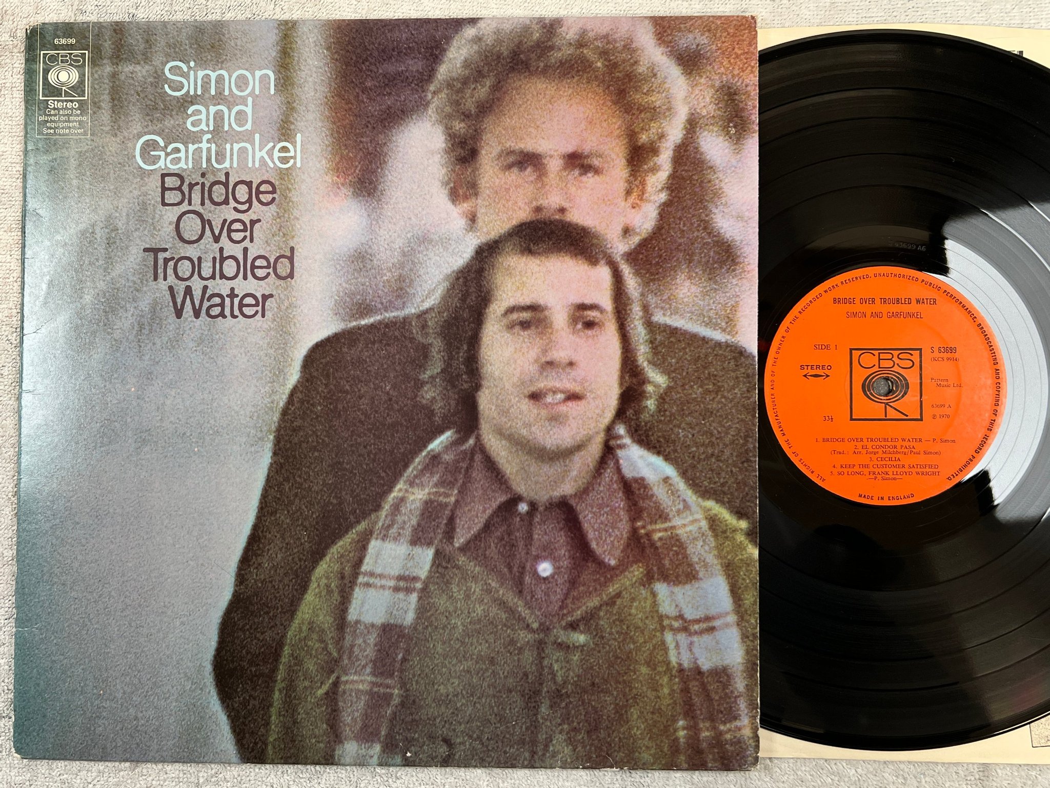 Omslagsbild för skivan SIMON AND GARFUNKEL bridge over troubled water LP -70 UK CBS S 63699