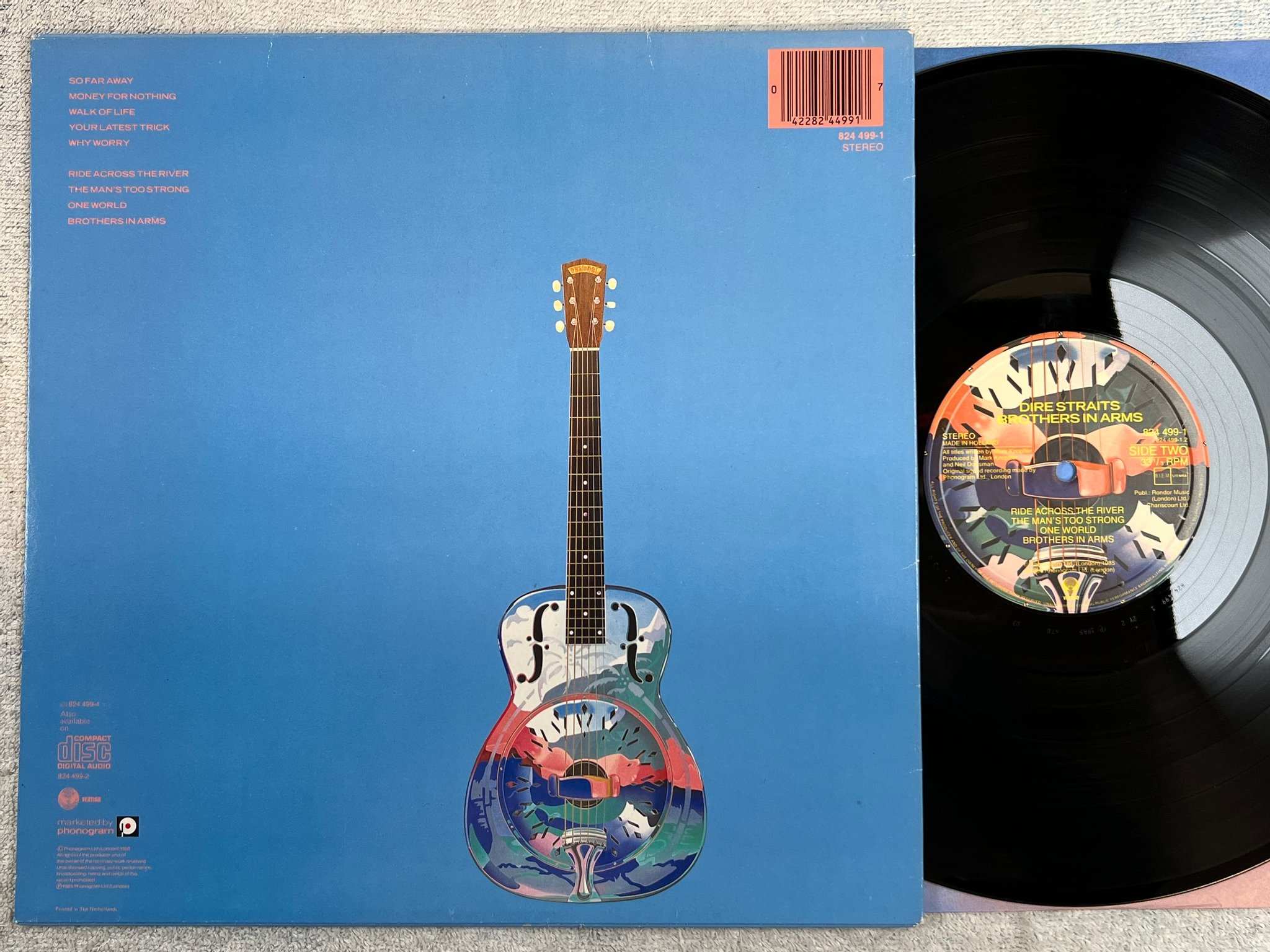 Omslagsbild för skivan DIRE STRAITS brothers in arms LP -85 Hol VERTIGO 824499-1
