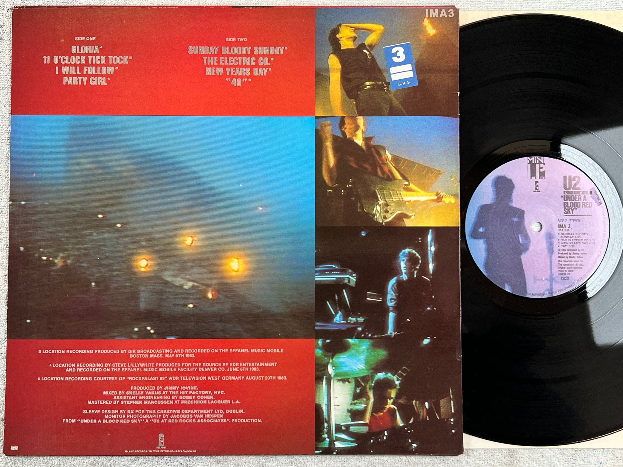 Omslagsbild för skivan U2 under a blood red sky LP -83 ncb ISLAND IMA 3