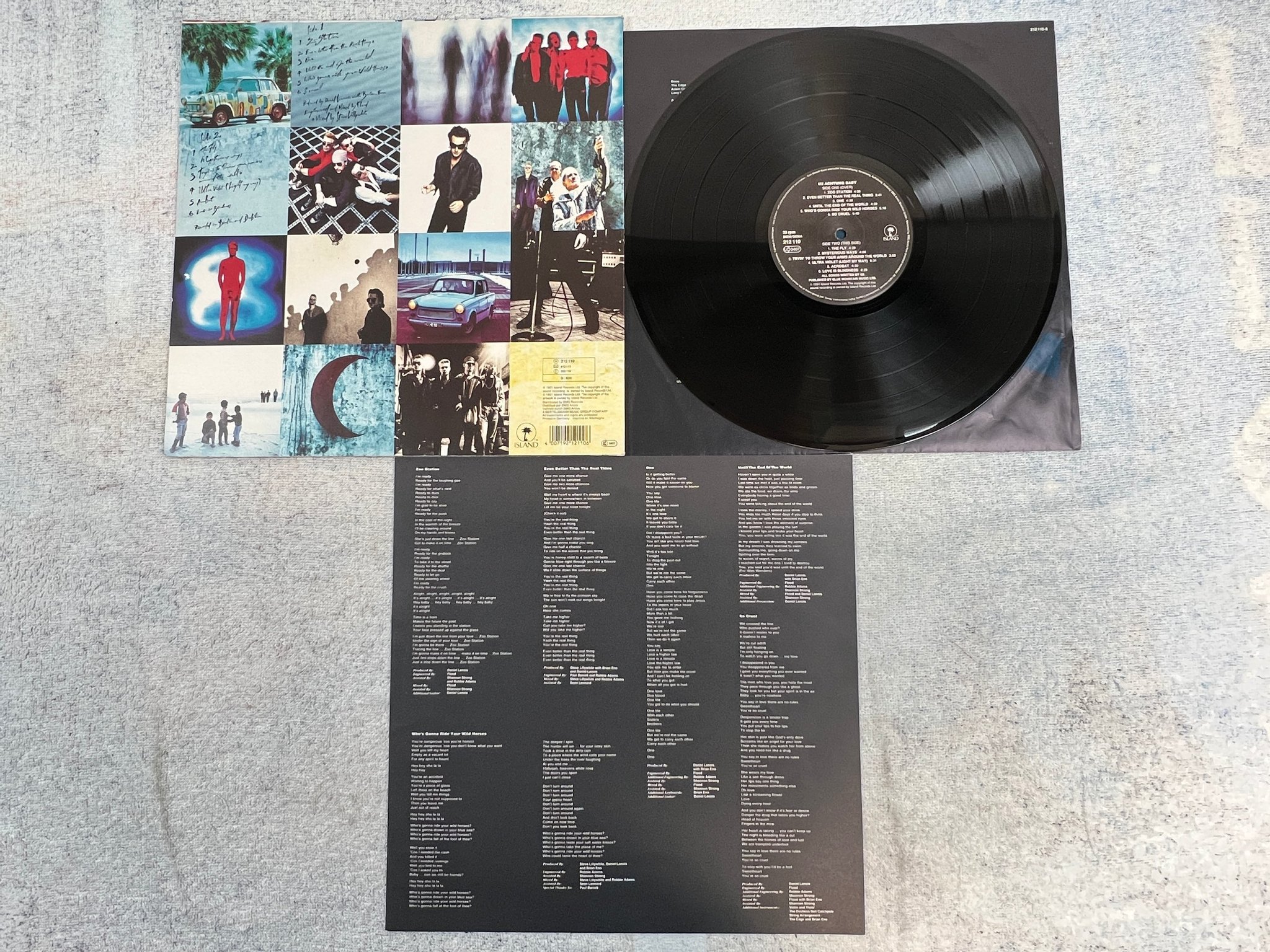 Omslagsbild för skivan U2 achtung baby LP -91 Ger ISLAND 212 110 "love is blindness"
