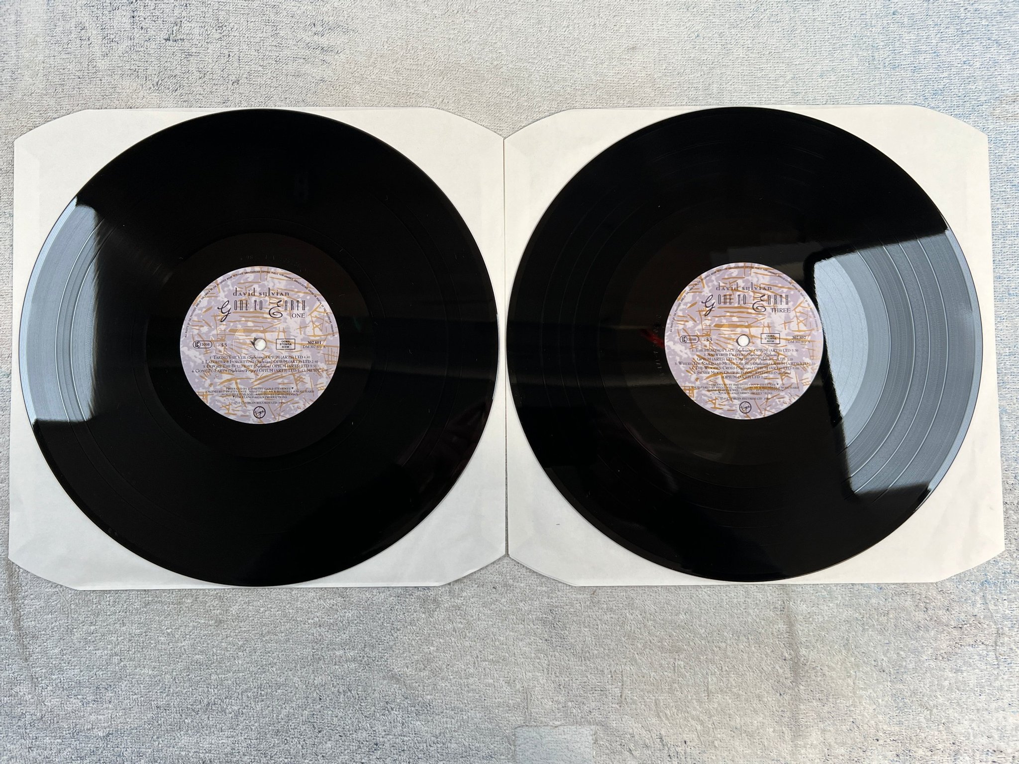 Omslagsbild för skivan DAVID SYLVAIN Gone To Earth 2xLP -86 VIRGIN 302 803-420  