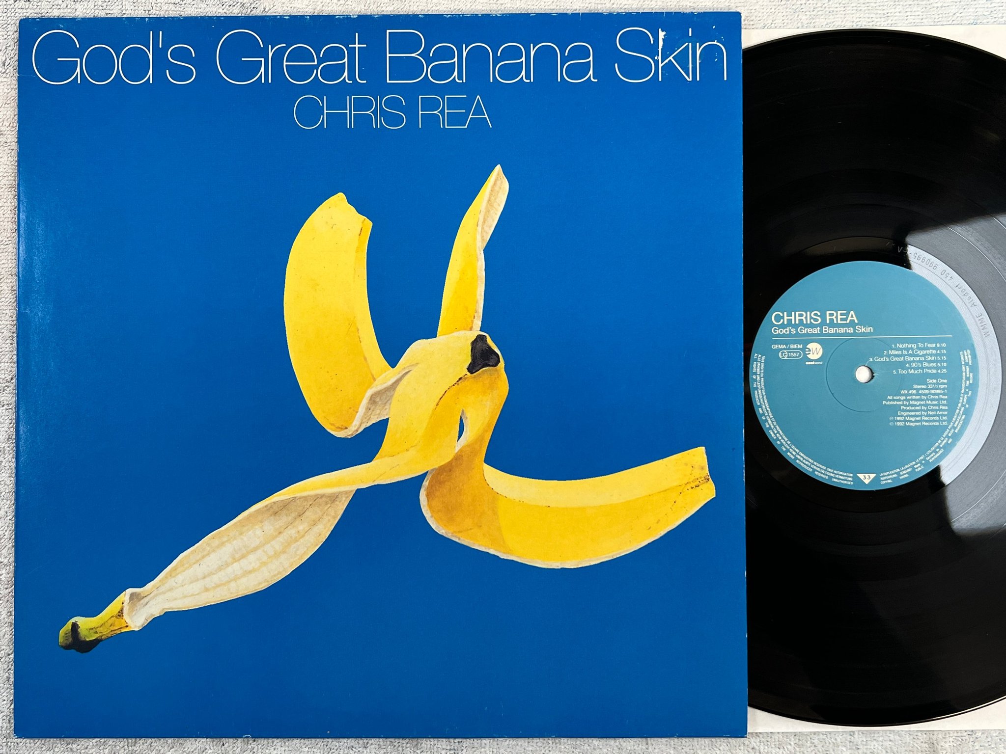Omslagsbild för skivan CHRIS REA God's Great Banana Skin LP -92 EASTWEST 4509-90995-1