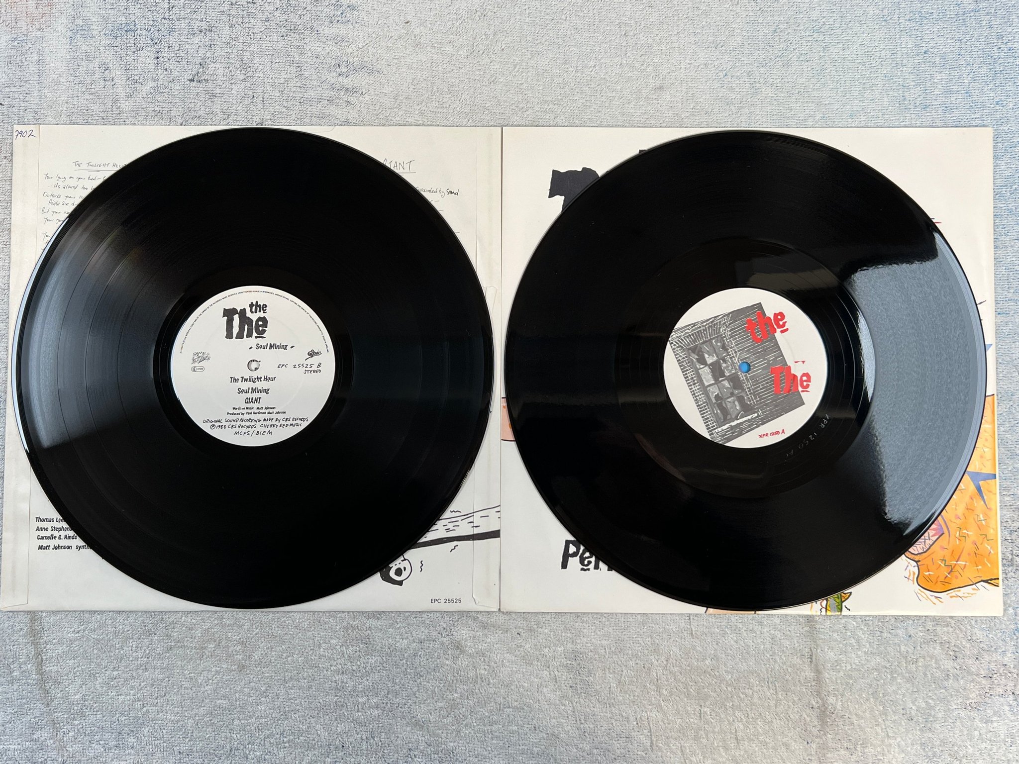 Omslagsbild för skivan THE THE soul mining 2xLP -83 UK EPIC EPC 25525 