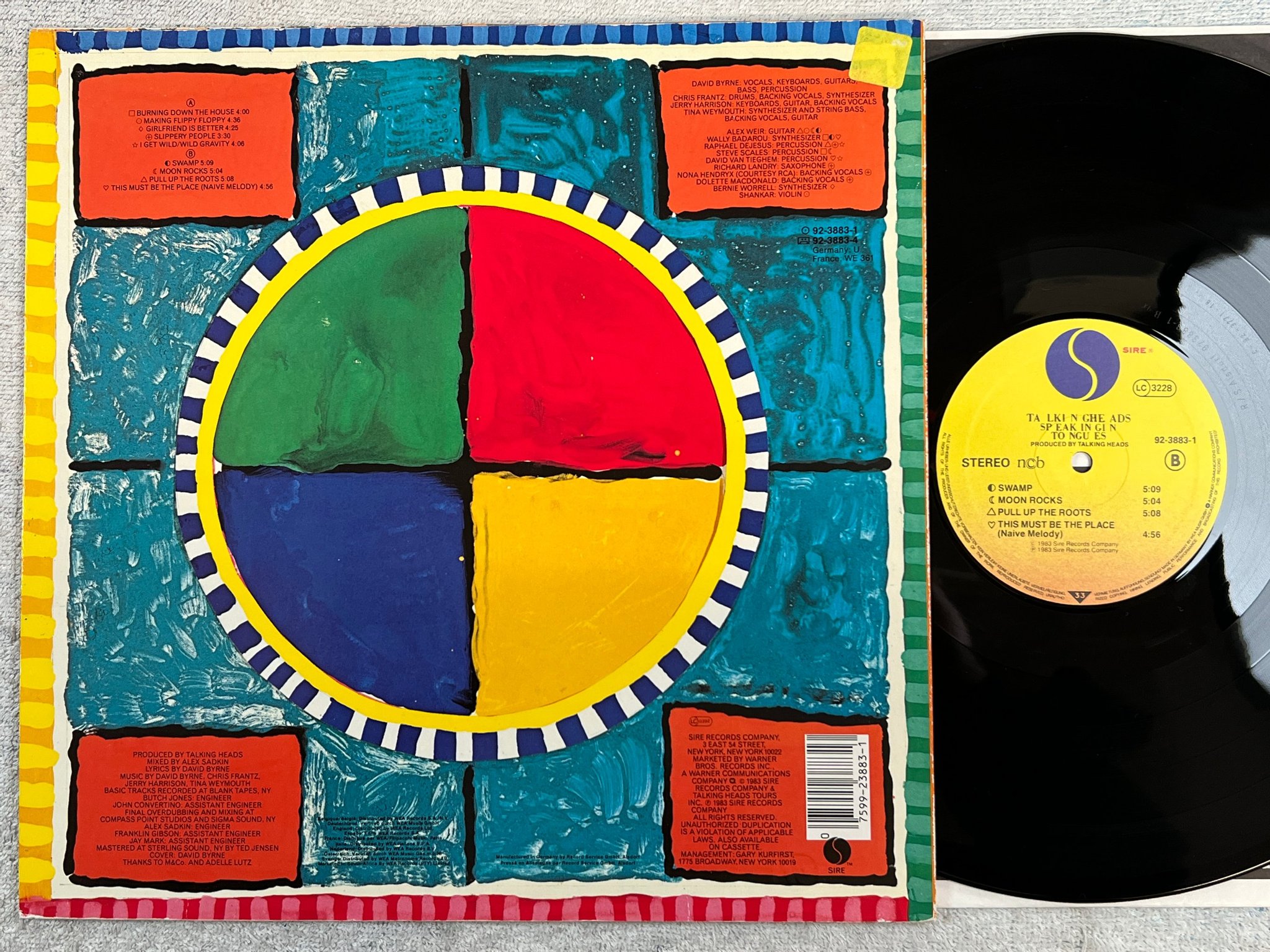 Omslagsbild för skivan TALKING HEADS speaking in tongues LP -83 ncb SIRE 92-3883-1