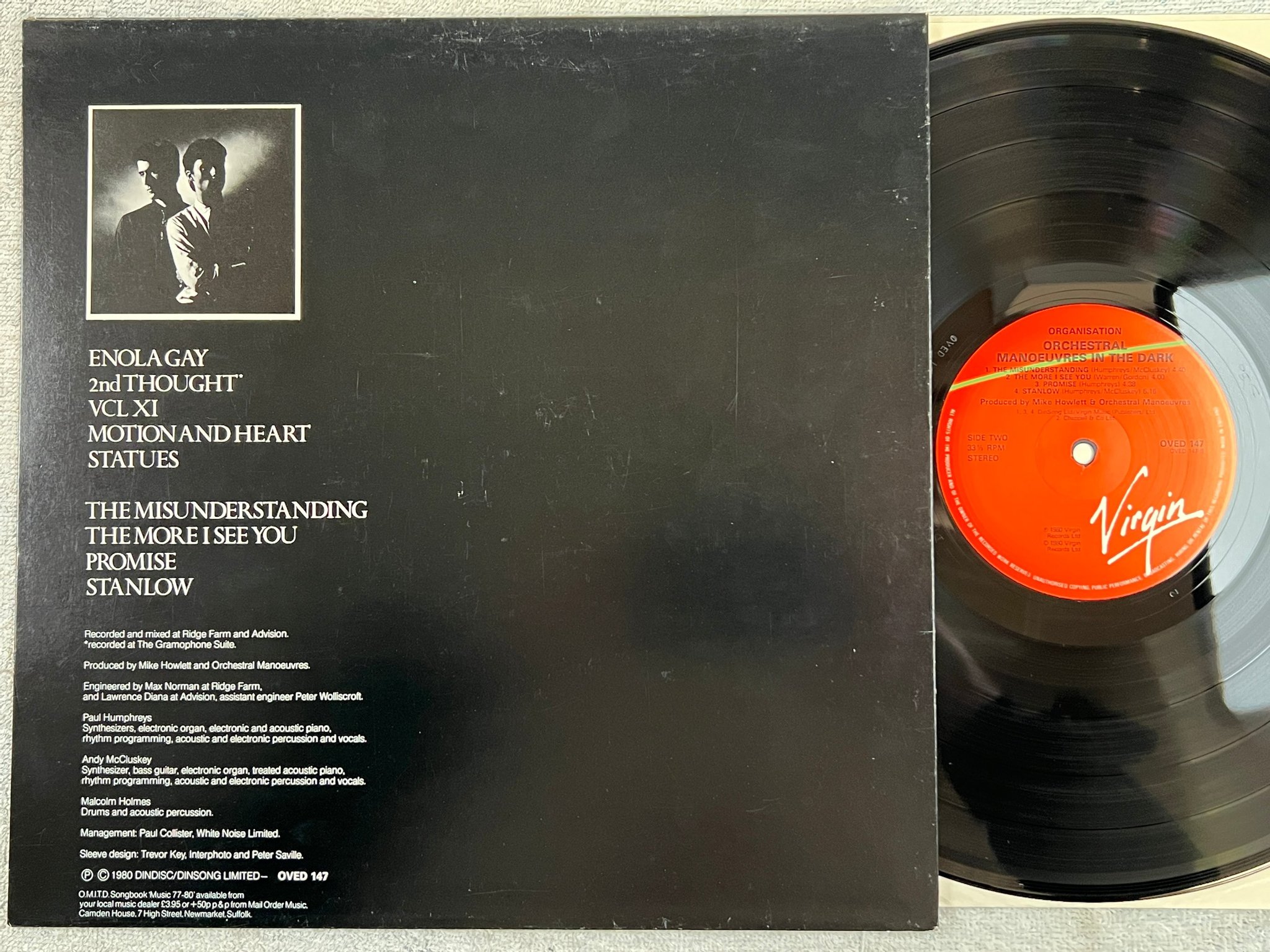 Omslagsbild för skivan ORCHESTRAL MANOEUVRES IN THE DARK organisation LP -80 UK VIRGIN OVED 147