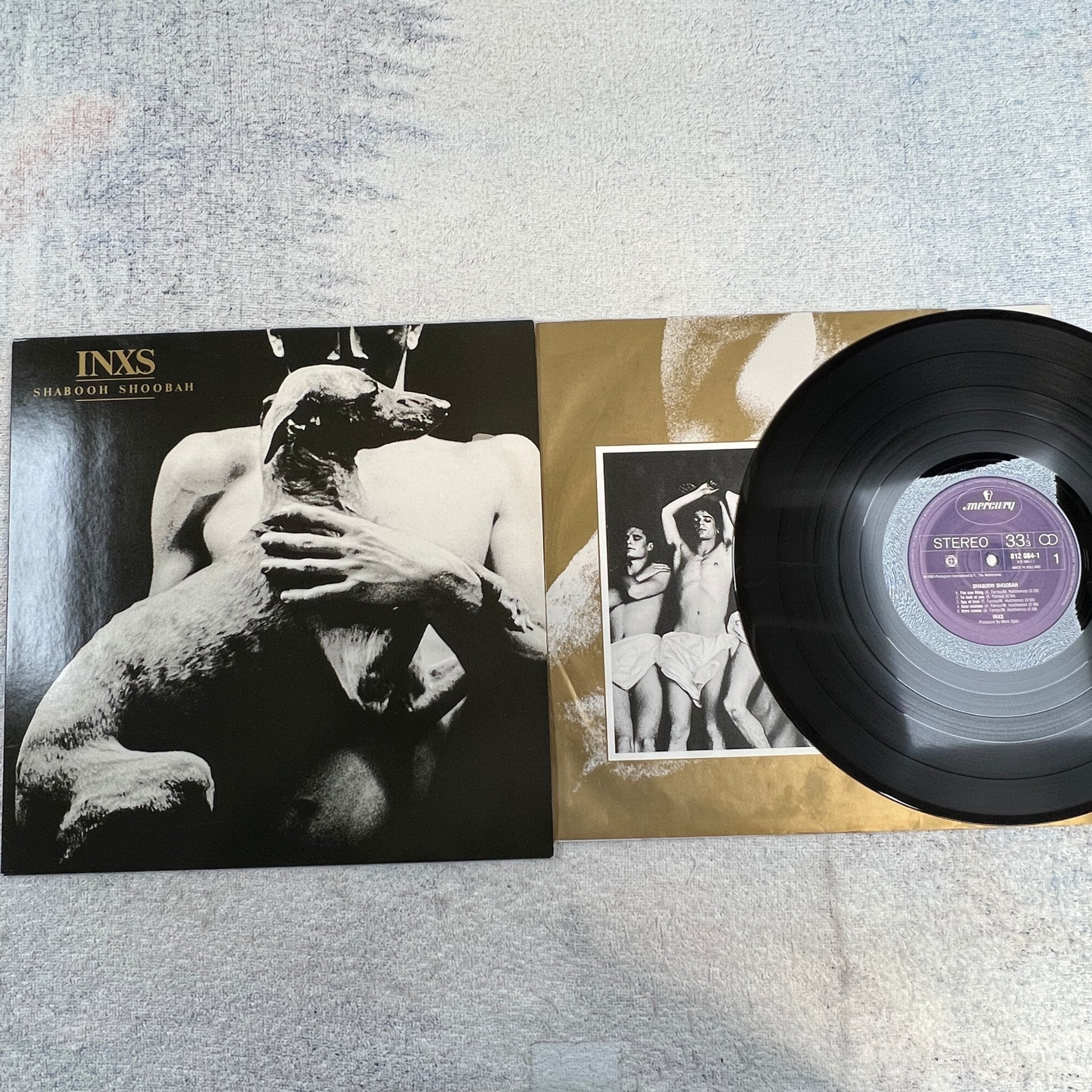 Omslagsbild för skivan INXS Shabooh Shoobah LP -83 MERCURY 812 084-1