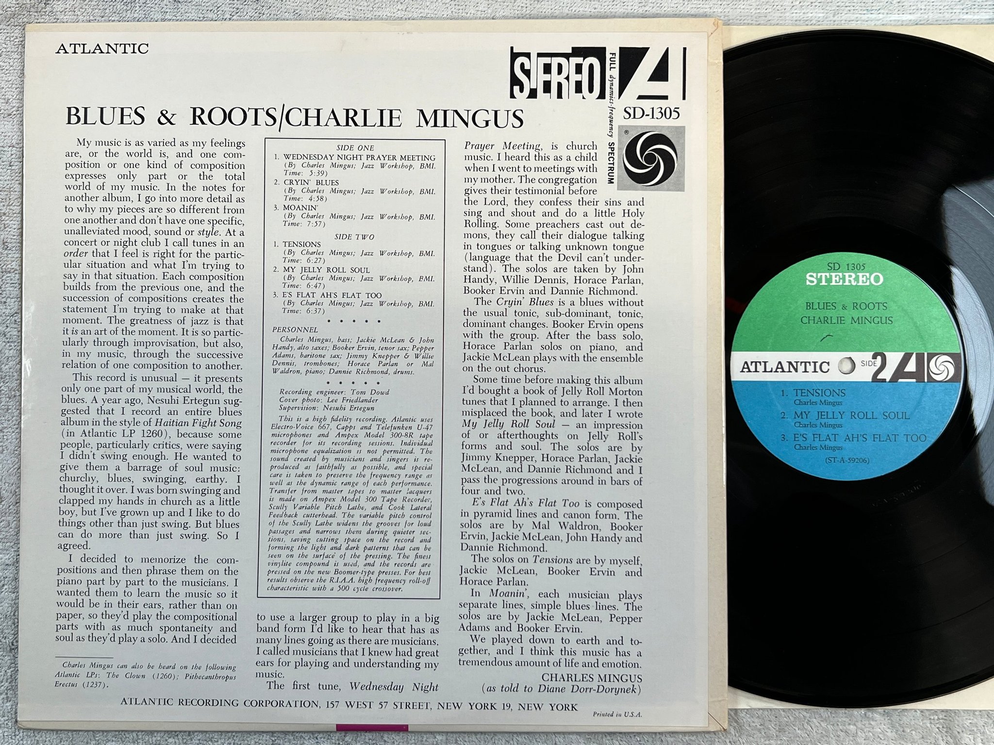 Omslagsbild för skivan CHARLIE MINGUS blues & roots LP -60/66 US ATLANTIC SD 1305