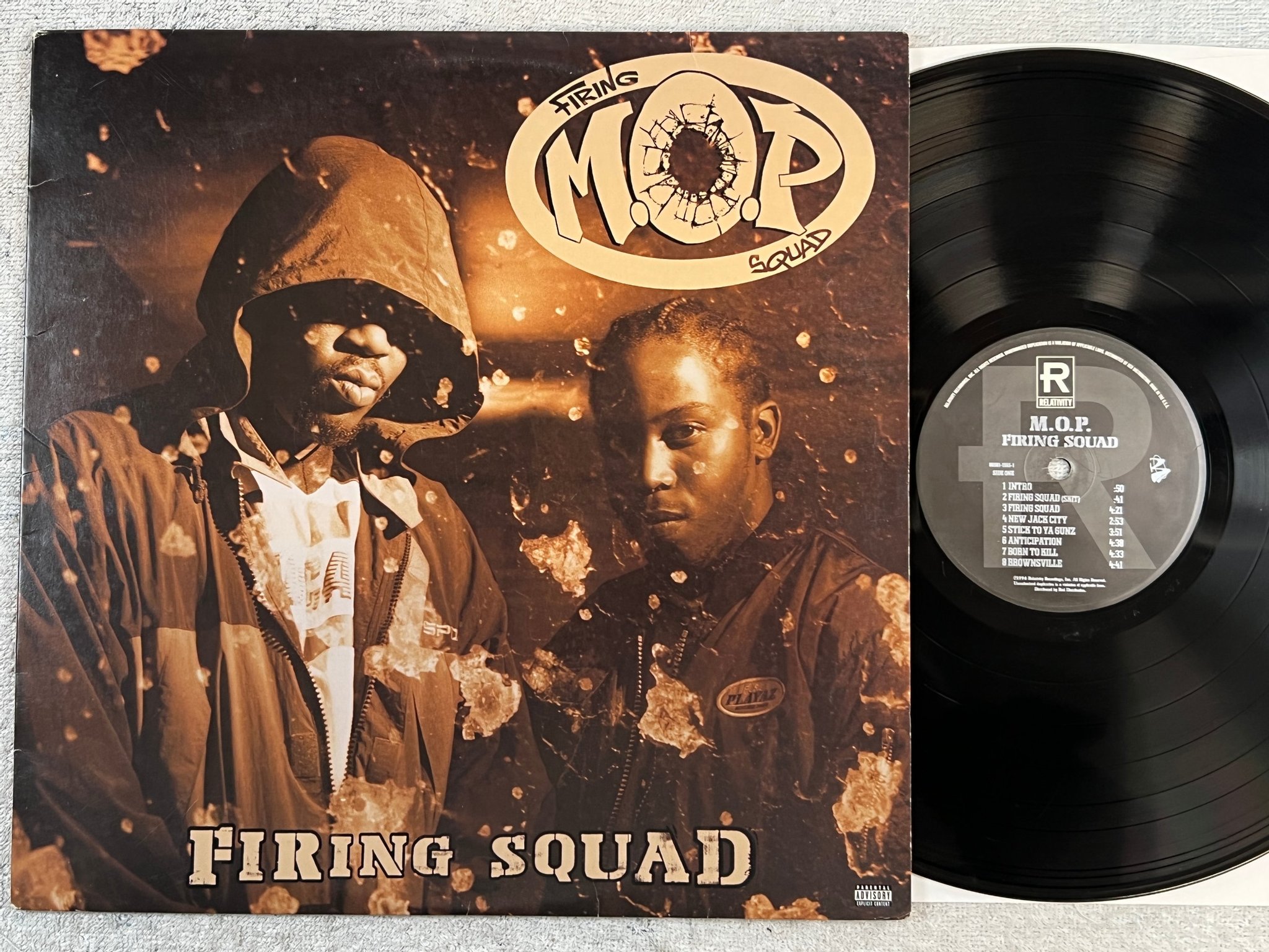 Omslagsbild för skivan M.O.P. firing squad LP -96 US RELATIVITY 88561-1555-1