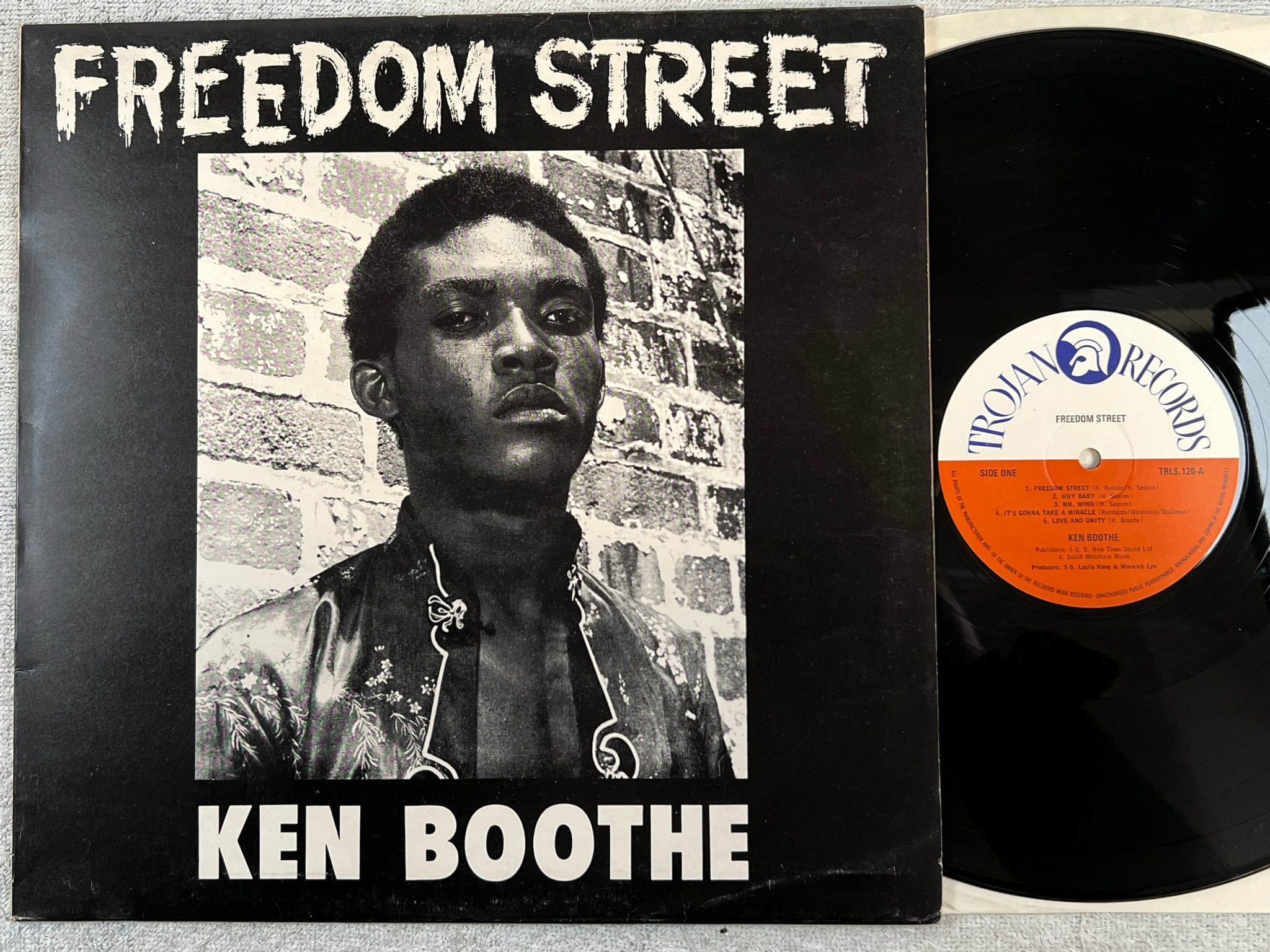 Omslagsbild för skivan KEN BOOTHE freedom street LP -76 UK TROJAN TRLS 120