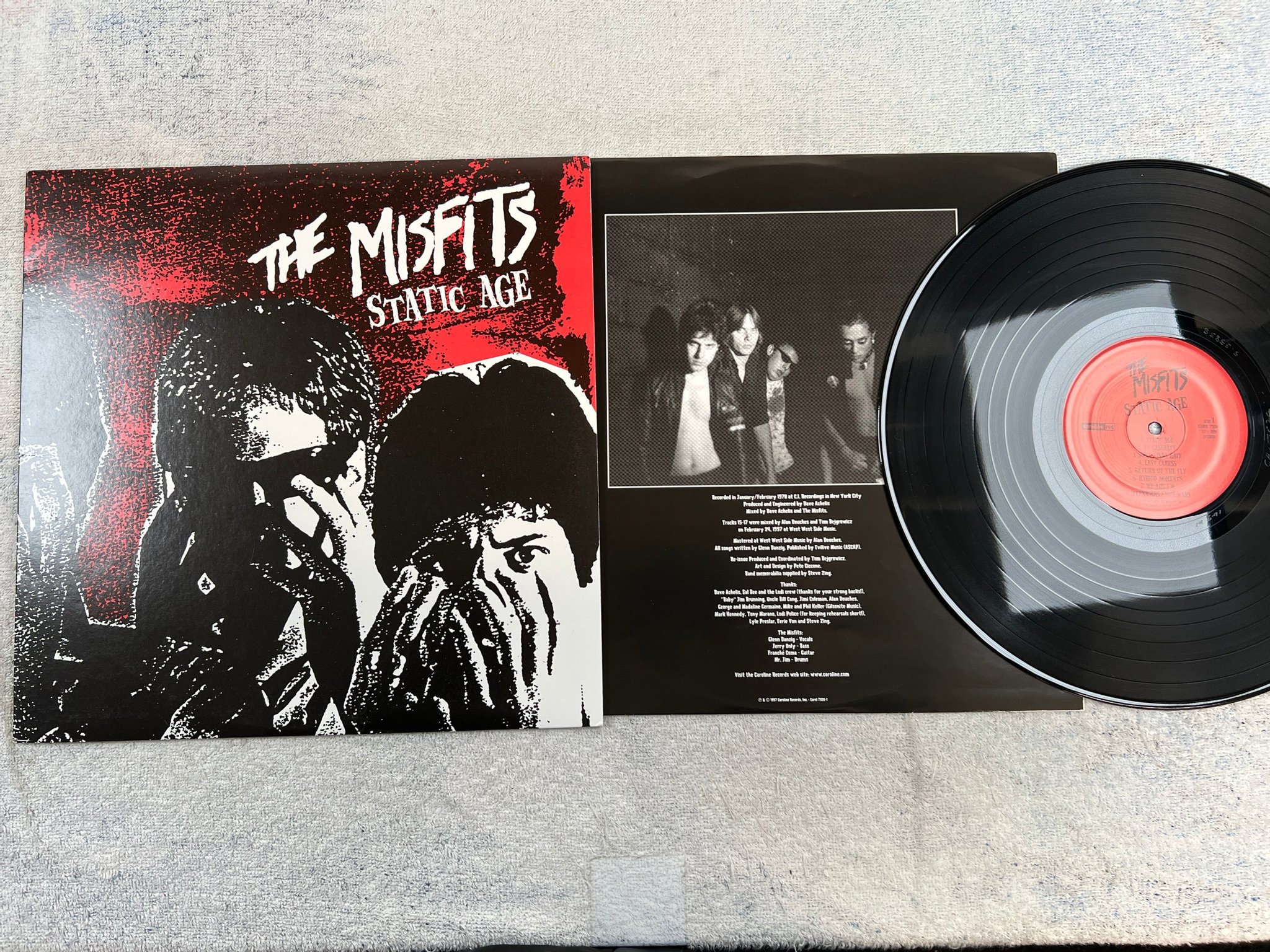 Omslagsbild för skivan MISFITS static age LP -97 US CAROLINE CAR 7520-1 ** yeah **