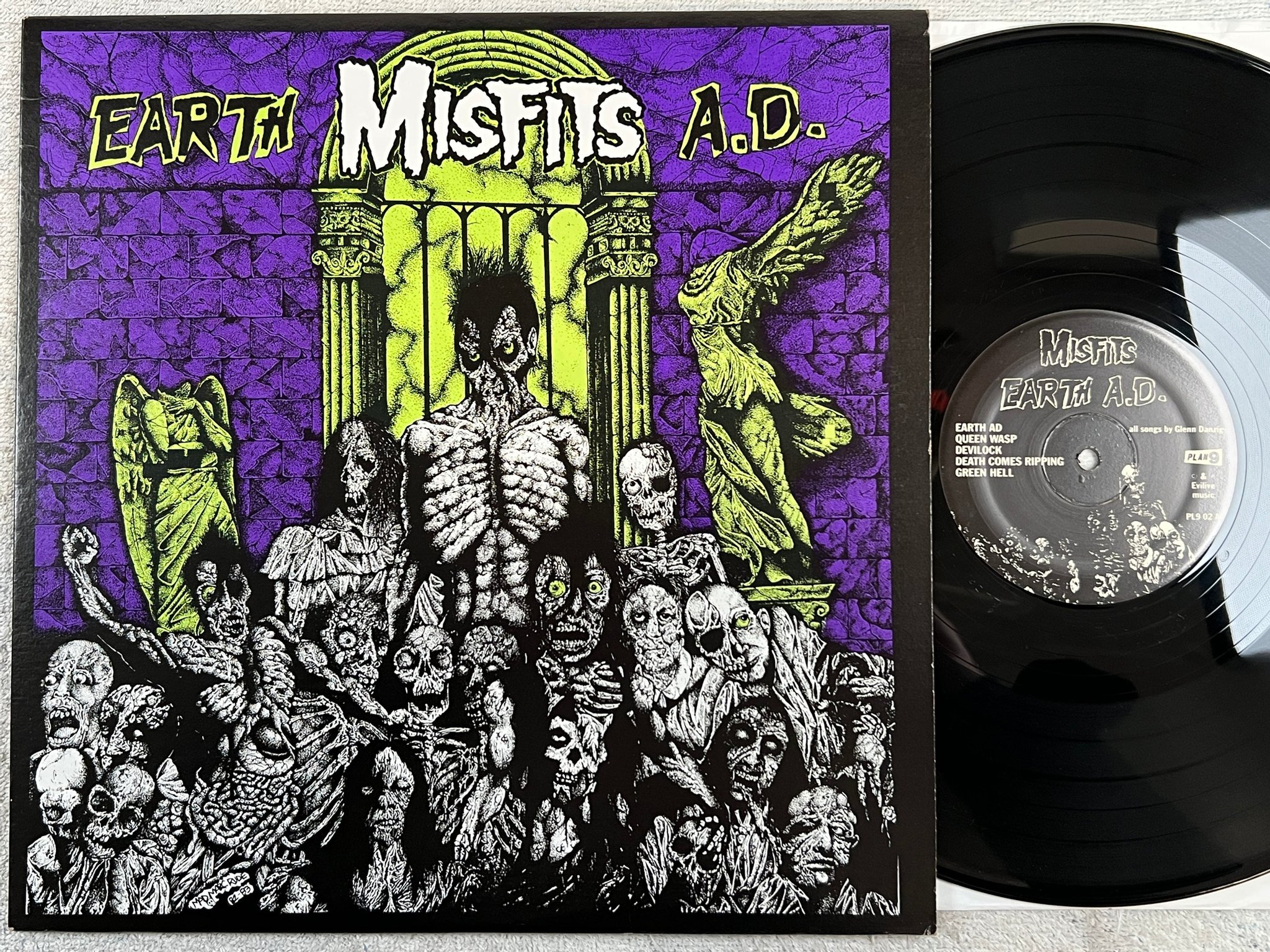 Omslagsbild för skivan ?MISFITS Earth A.D. / Wolfs Blood LP re US PLAN 9 PL9-02 