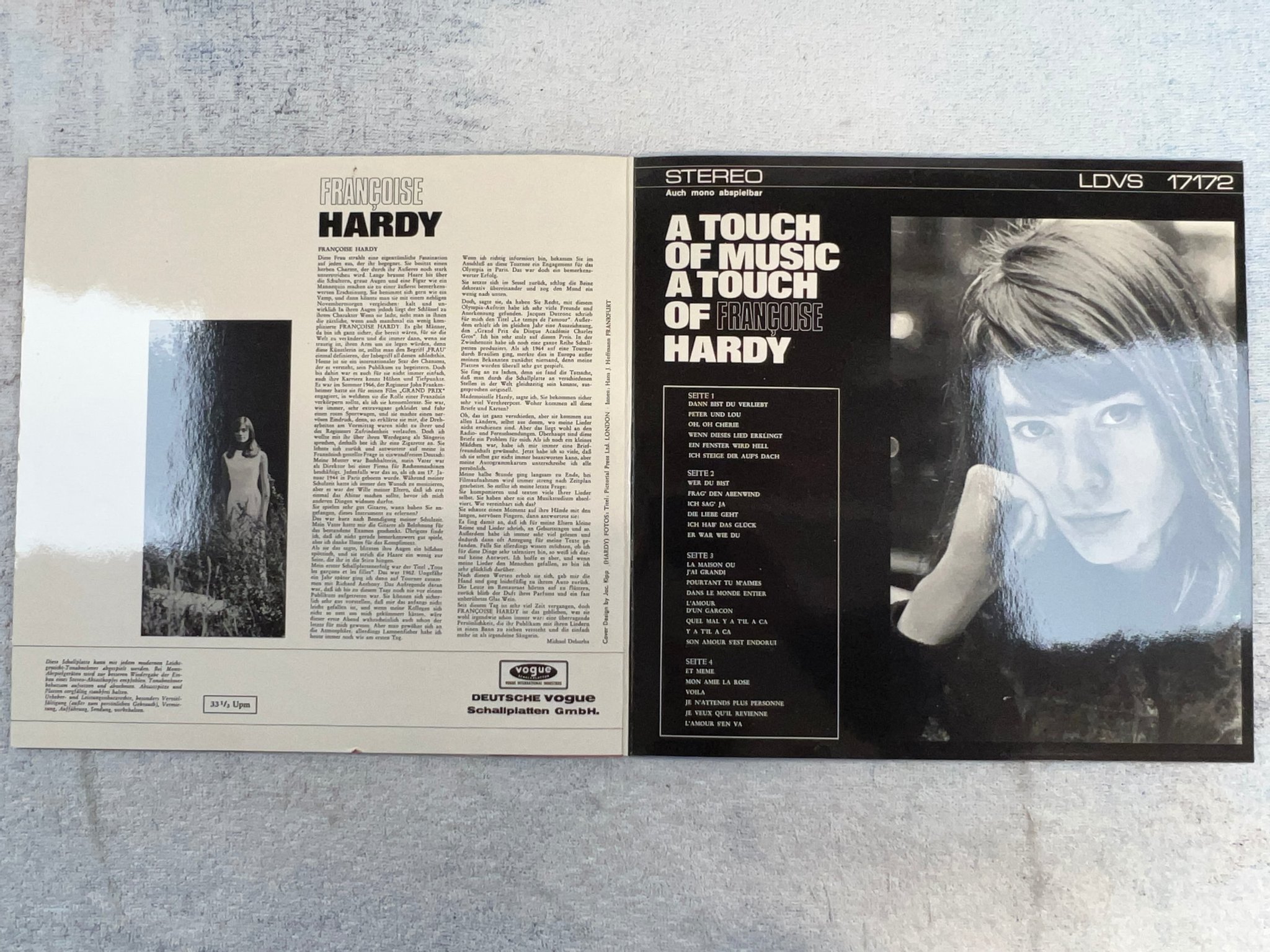 Omslagsbild för skivan FRANCOISE HARDY a touch of music.. 2xLP -69 Ger VOGUE LDVS 17172/1?