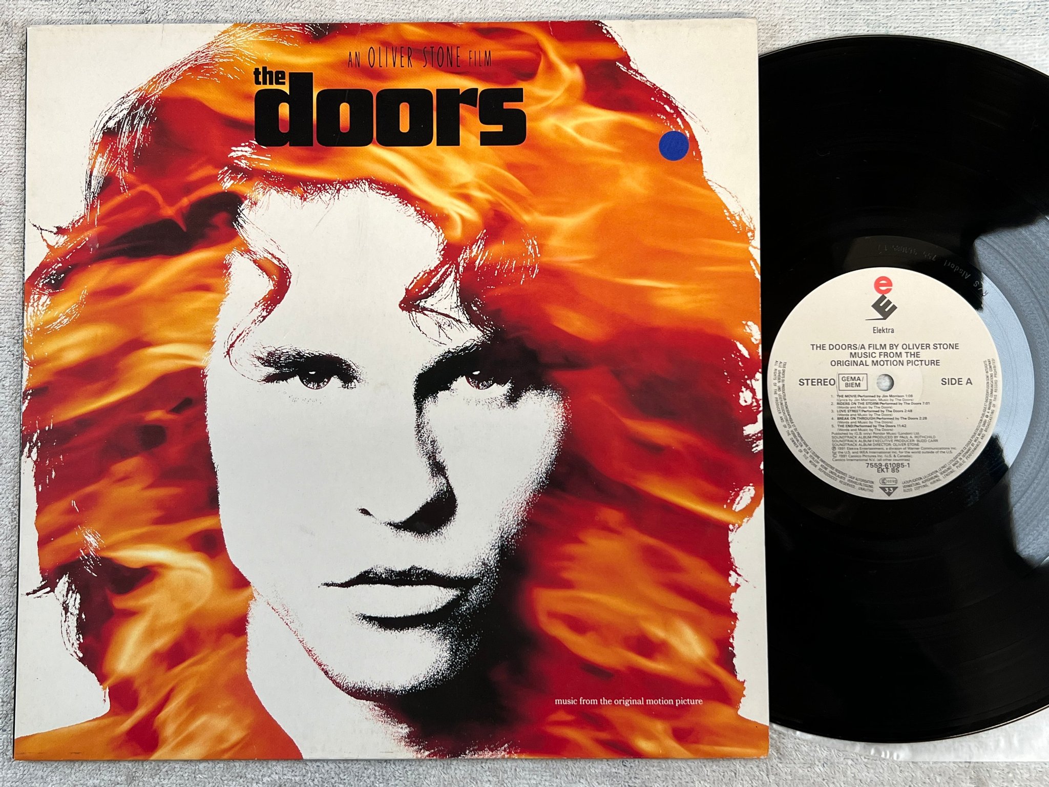 Omslagsbild för skivan THE DOORS Oliver Stone / soundtrack LP -91 Ger ELEKTRA 7559-61085-1