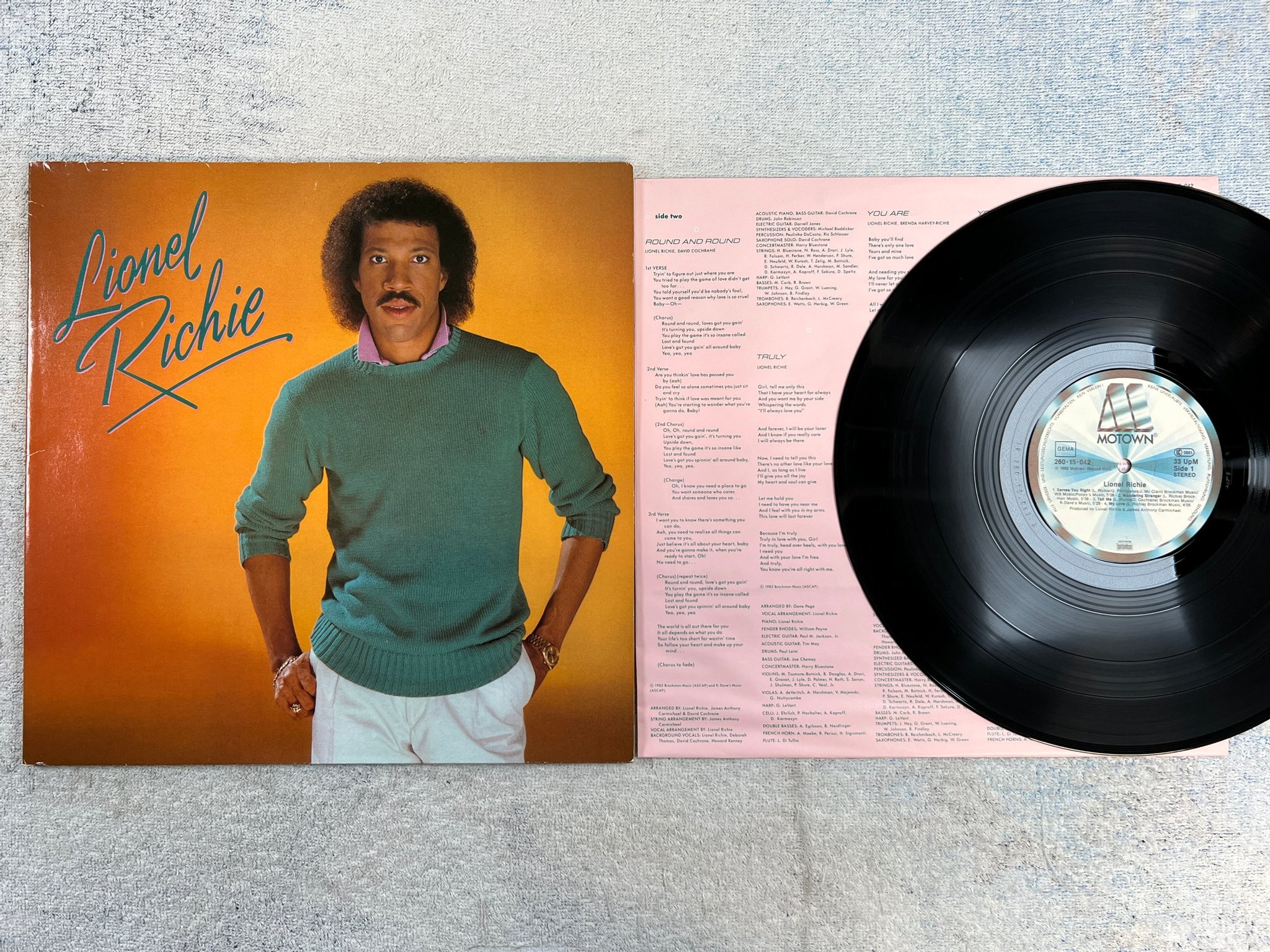 Omslagsbild för skivan LIONEL RICHIE s/t LP -82 Ger MOTOWN 260 15 042