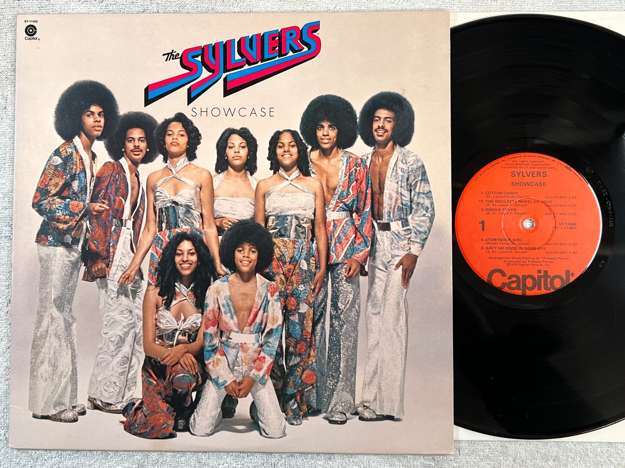 Omslagsbild för skivan THE SYLVERS showcase LP -75 US CAPITOL ST 11465