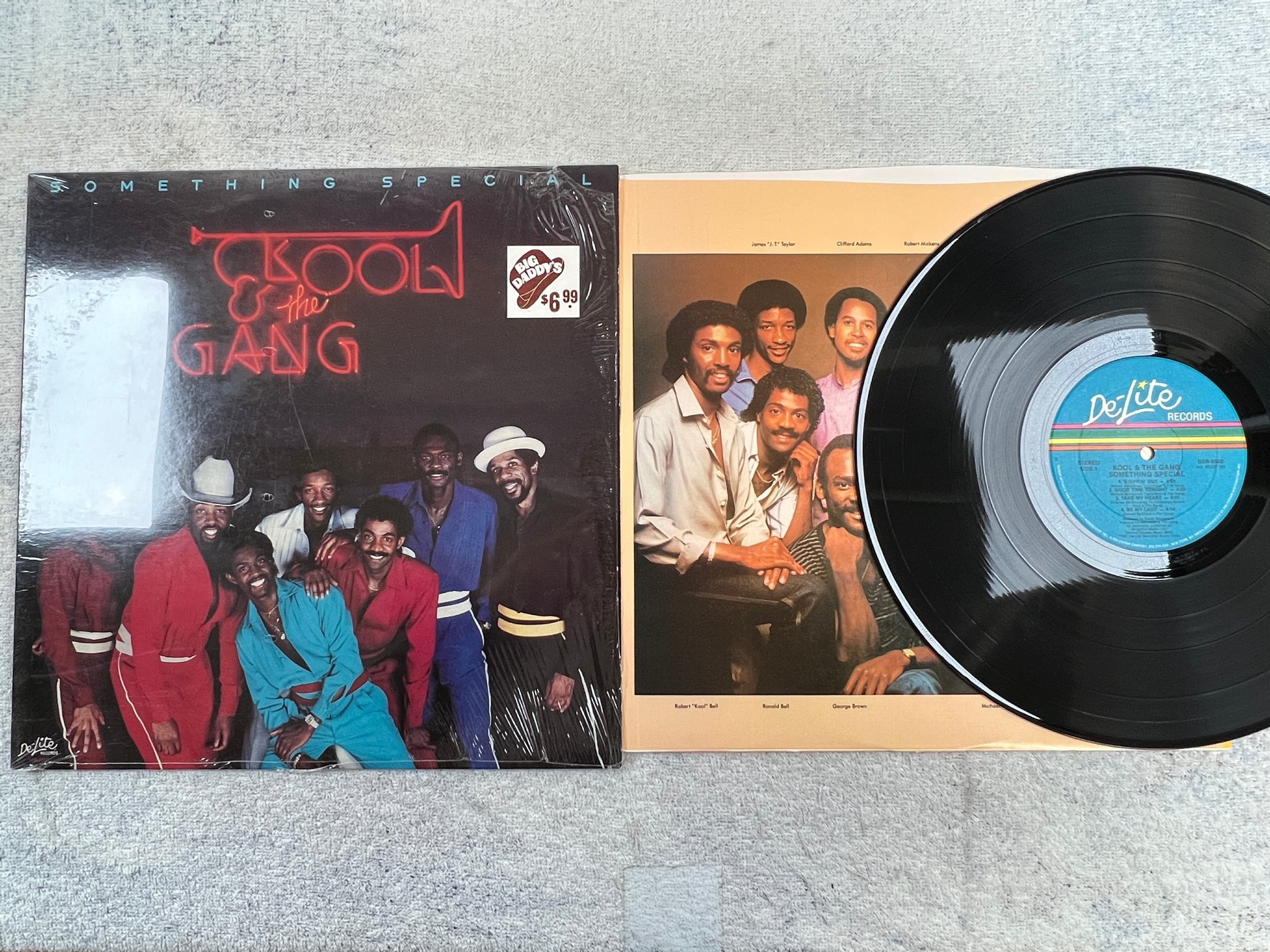 Omslagsbild för skivan KOOL & THE GANG something special LP -81 US DE-LITE DSR 8502