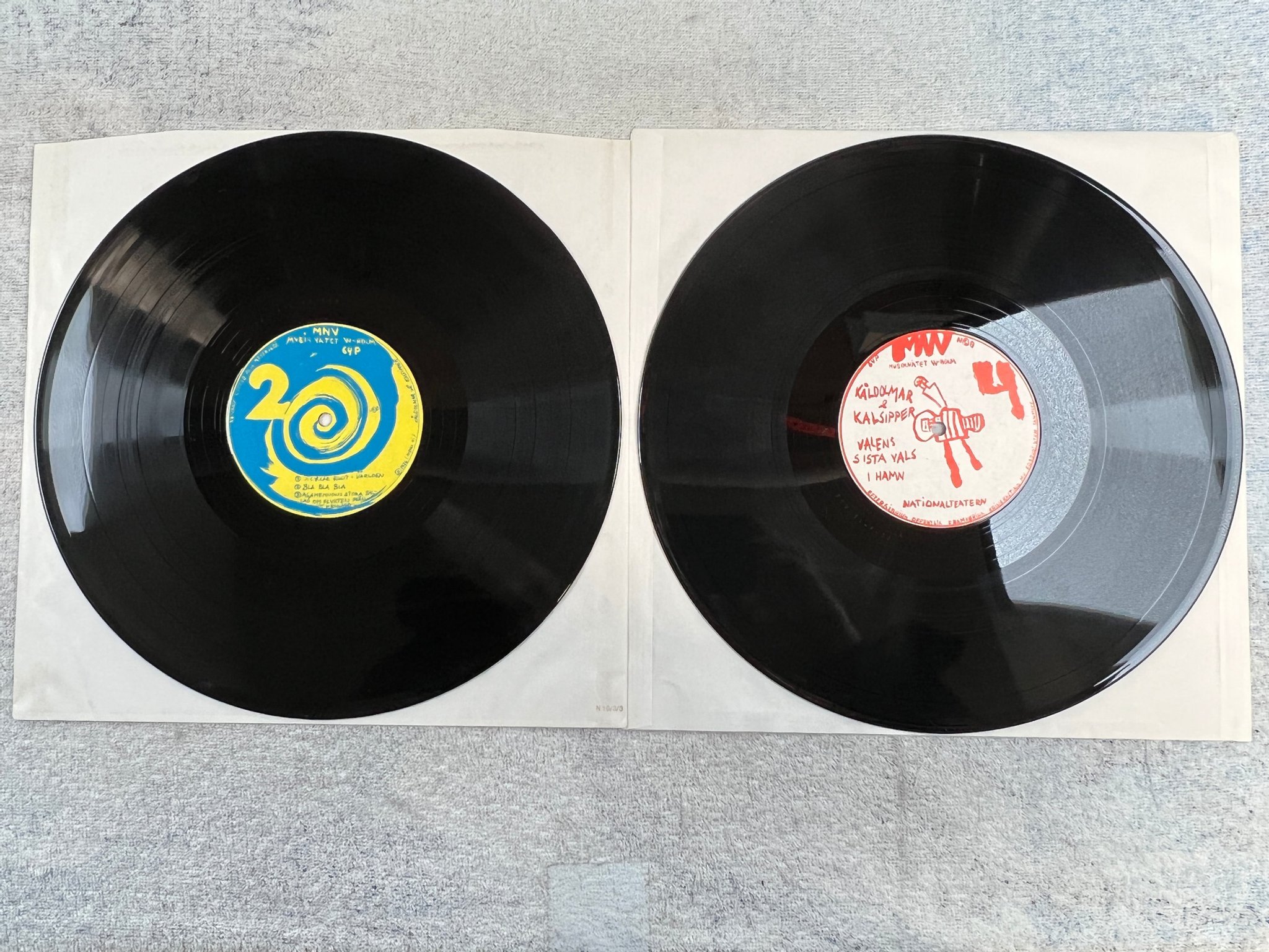 Omslagsbild för skivan NATIONALTEATERN kåldolmar & kalsipper 2xLP -76 MNW 28P