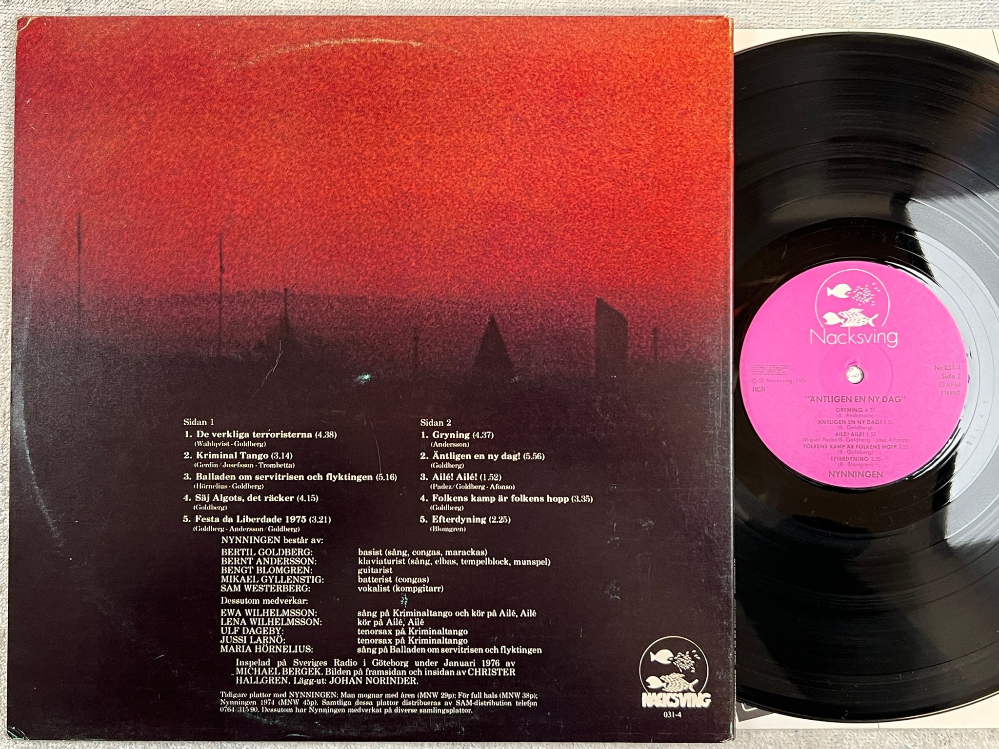 Omslagsbild för skivan NYNNINGEN äntligen en ny dag LP -76 Swe NACKSVING Nr 031-4