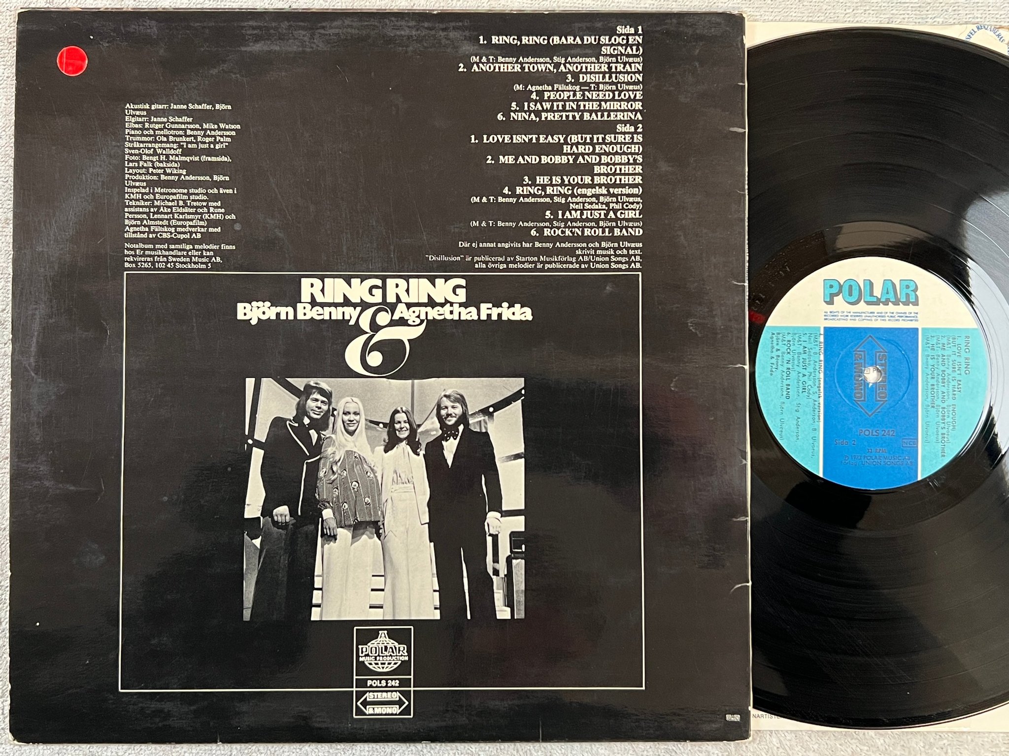 Omslagsbild för skivan BJÖRN BENNY & AGNETHA FRIDA ring ring LP -73 POLAR POLS 242