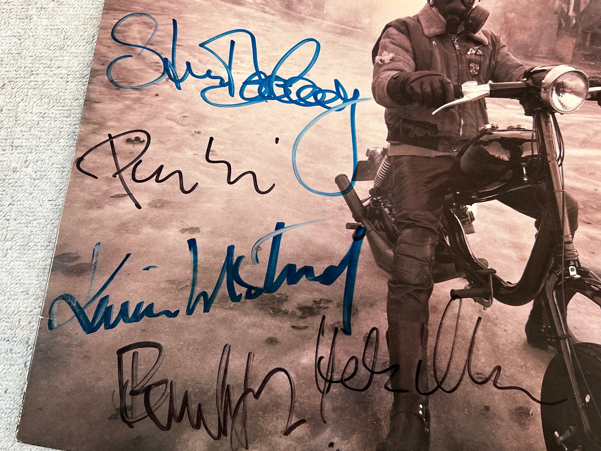 Omslagsbild för skivan LOLITA POP love poison LP -89 MISTLUR MLR 66 autographs ! ! ! 