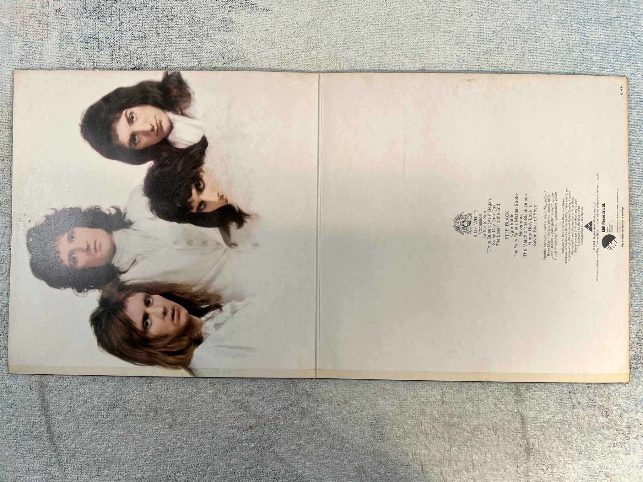 Omslagsbild för skivan QUEEN II LP -74 UK EMI EMA 767 