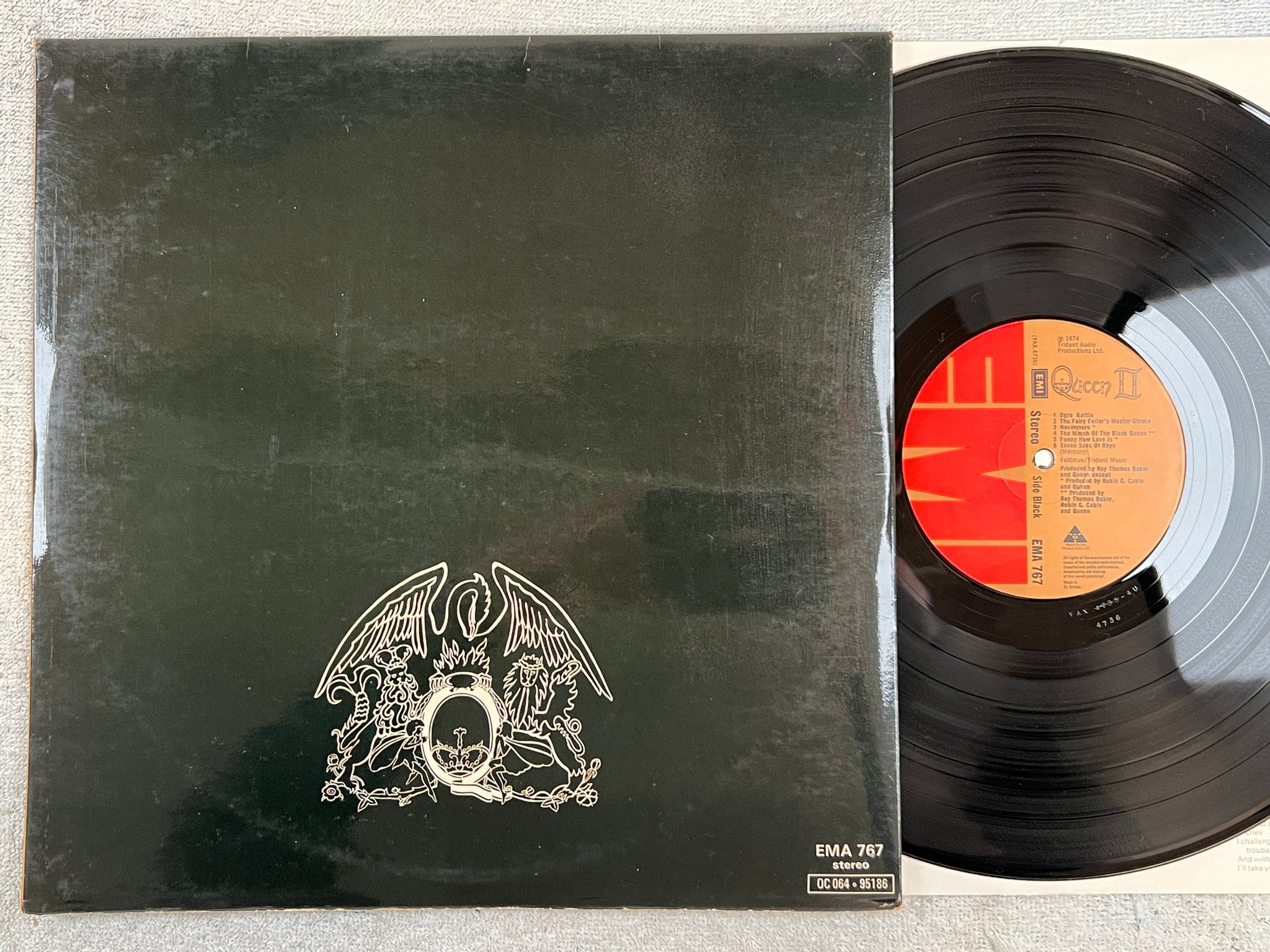 Omslagsbild för skivan QUEEN II LP -74 UK EMI EMA 767 