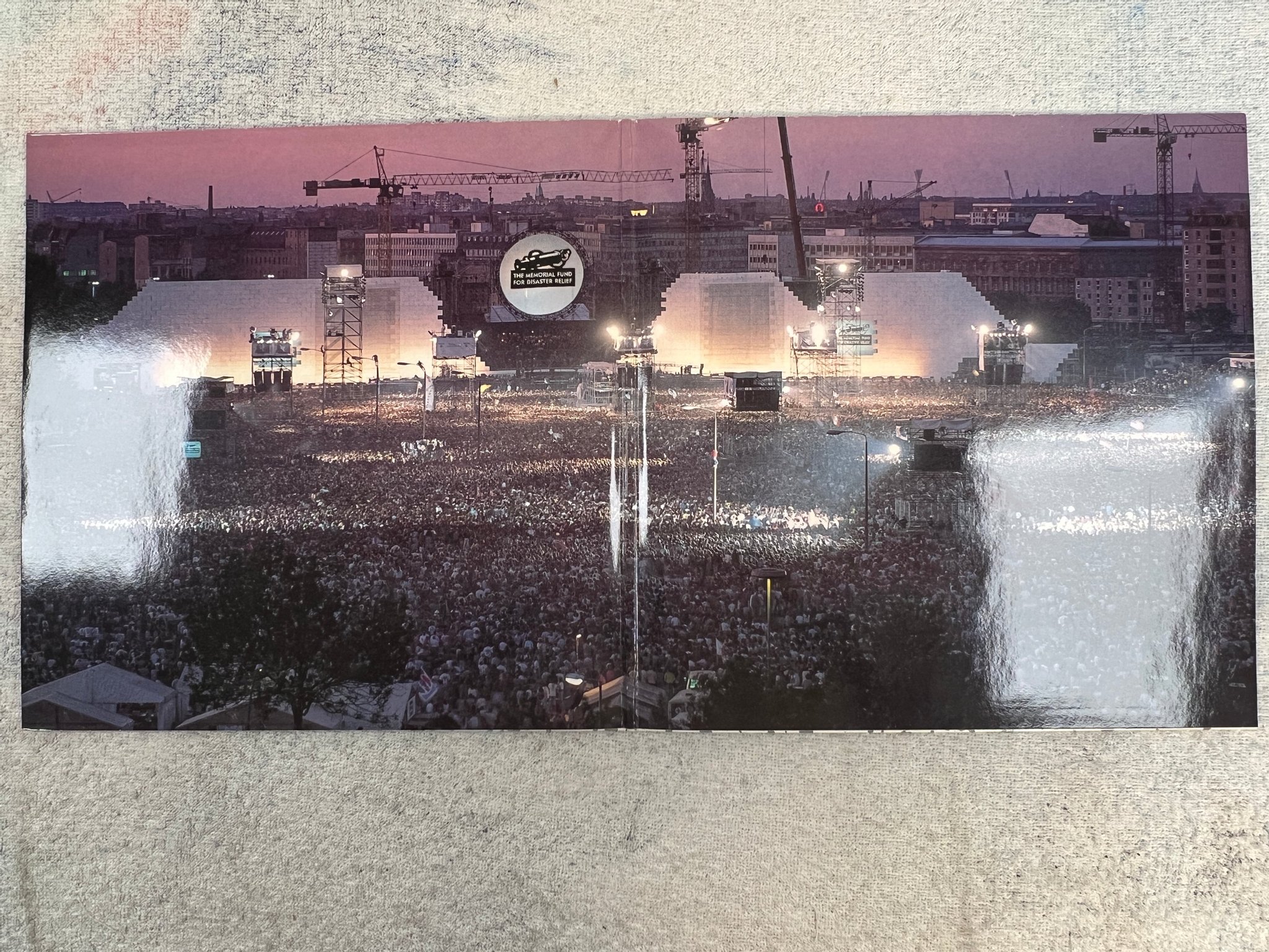 Omslagsbild för skivan ROGER WATERS the wall 2xLP -90 Hol MERCURY 846 612-1