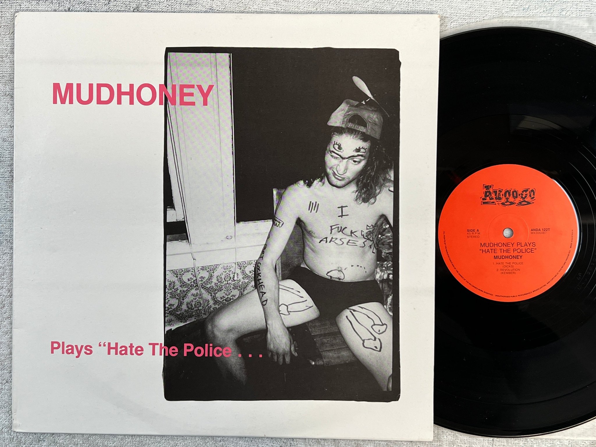 Omslagsbild för skivan MUDHONEY plays hate the police ... 12"ep -90 Australia AU GO GO ANDA 122T grunge