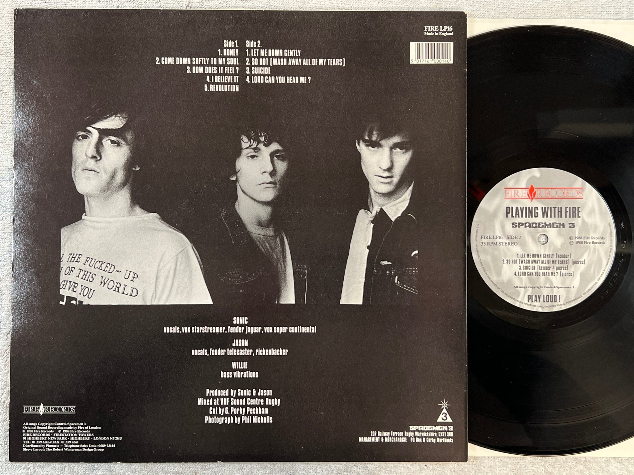 Omslagsbild för skivan SPACEMEN 3 playing with fire LP -88 UK FIRE RECORDS FIRE LP16 Indie rock