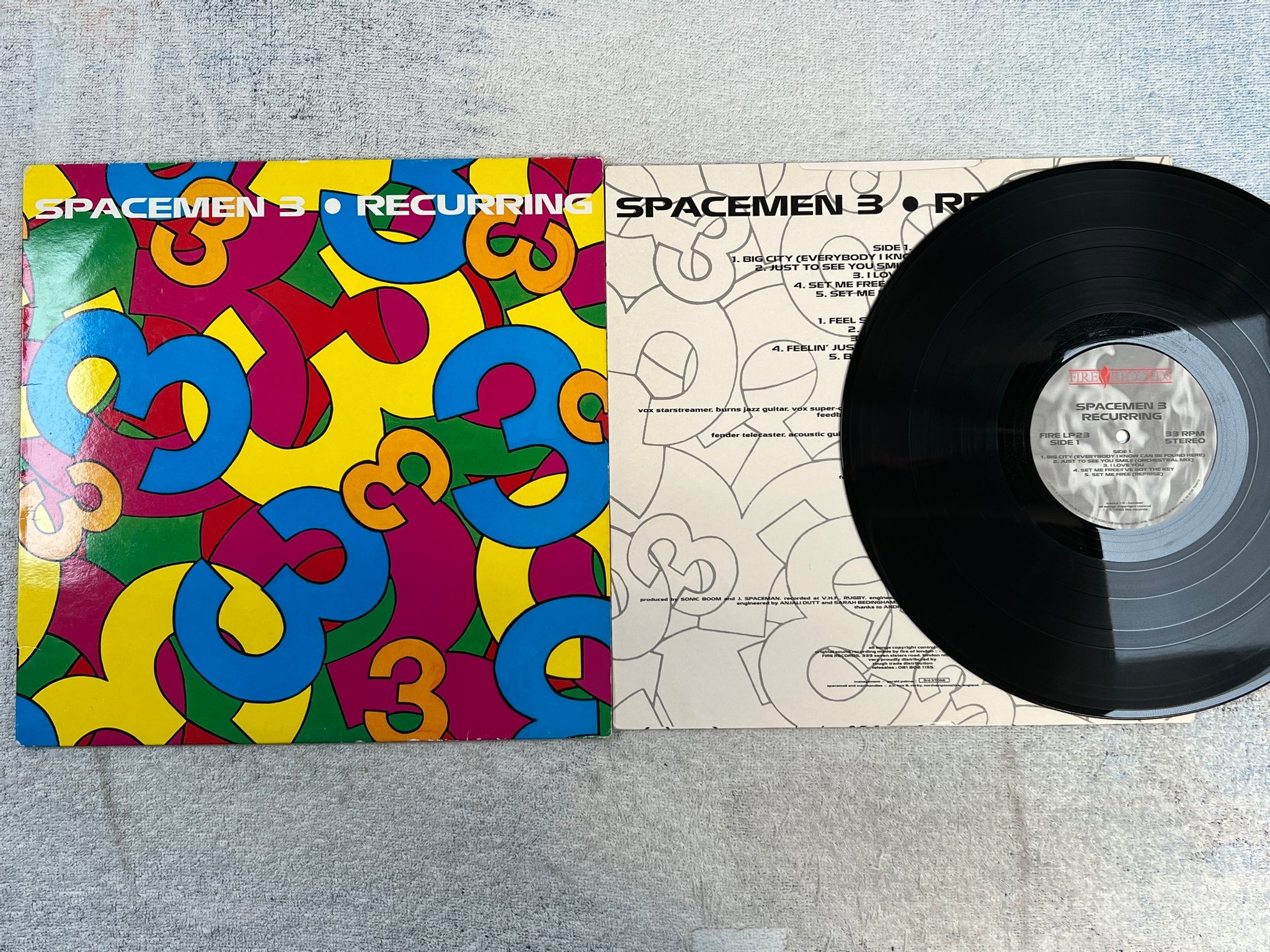 Omslagsbild för skivan SPACEMEN 3 Recurring LP -91 UK  FIRE LP23 INDIE ROCK