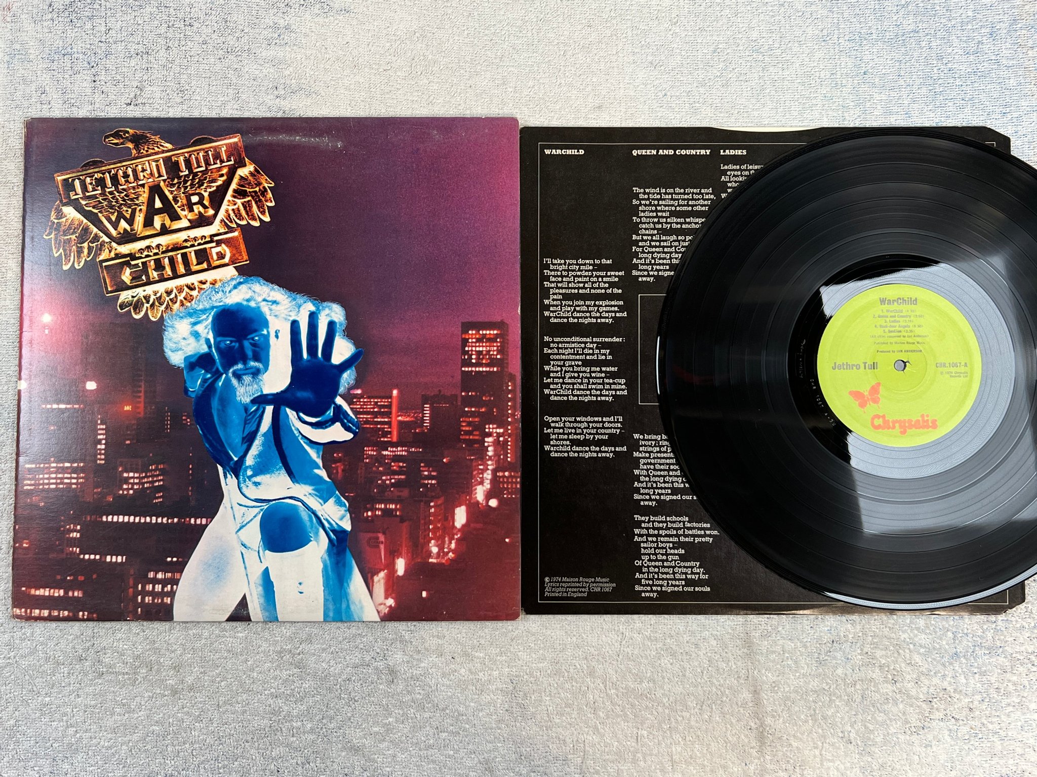 Omslagsbild för skivan JETHRO TULL warchild LP -74 UK CHRYSALIS CHR 1067