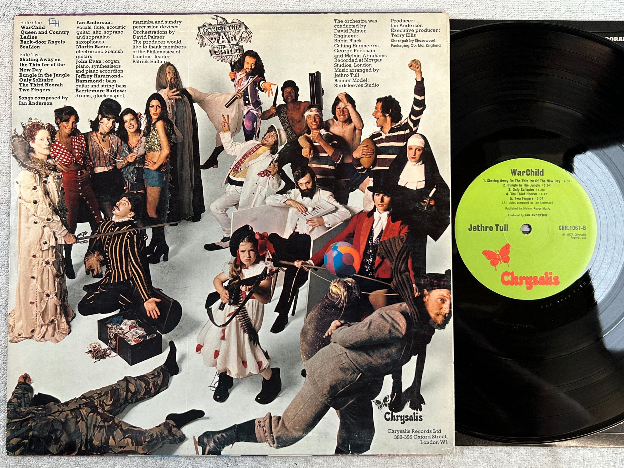 Omslagsbild för skivan JETHRO TULL warchild LP -74 UK CHRYSALIS CHR 1067