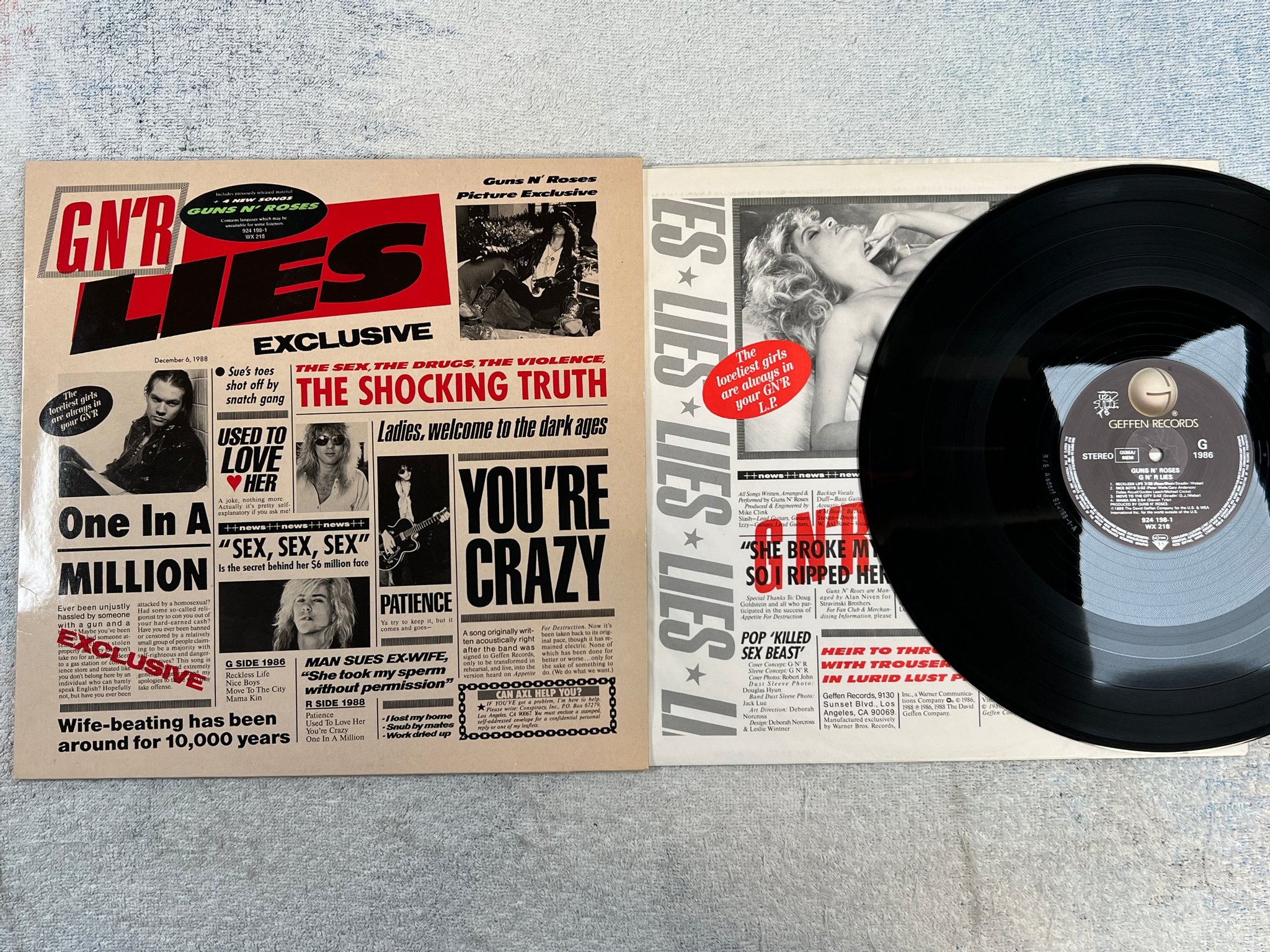Omslagsbild för skivan GUNS N ROSES G n´R lies LP -88 Ger GEFFEN 924 198-1