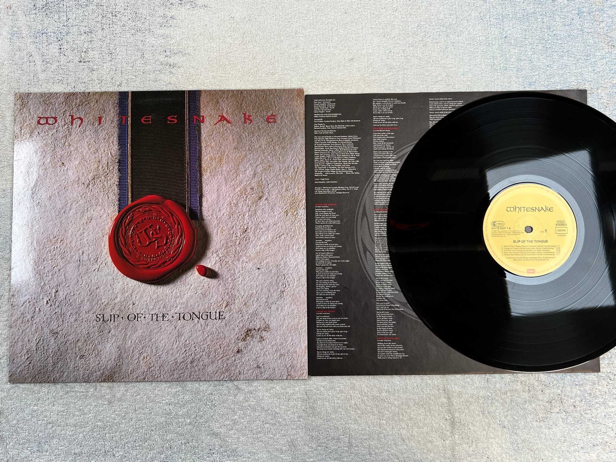 Omslagsbild för skivan WHITESNAKE slip of the tongue LP -89 Hol EMI 064-7935371