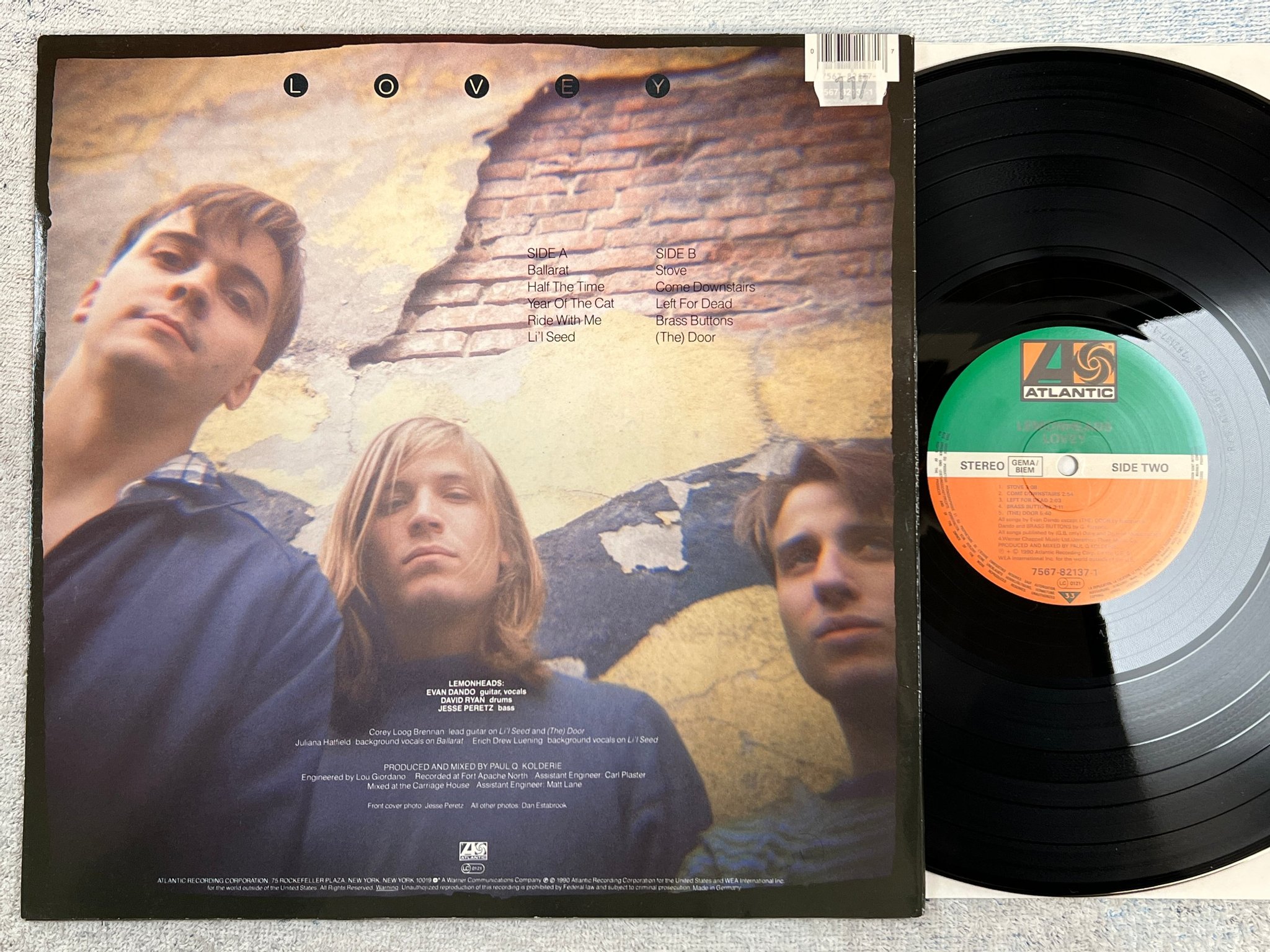 Omslagsbild för skivan LEMONHEADS lovey LP -90 Ger ATLANTIC 7567-82137-1 GRUNGE !!!