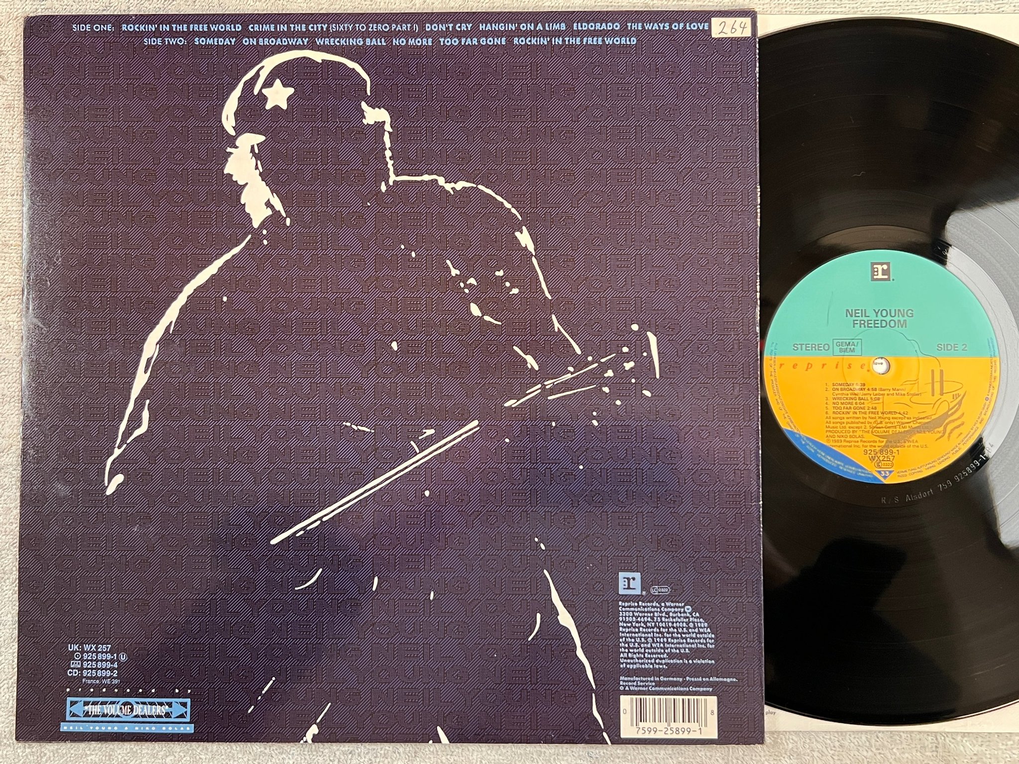 Omslagsbild för skivan NEIL YOUNG freedom LP -89 REPRISE 925 899-1 