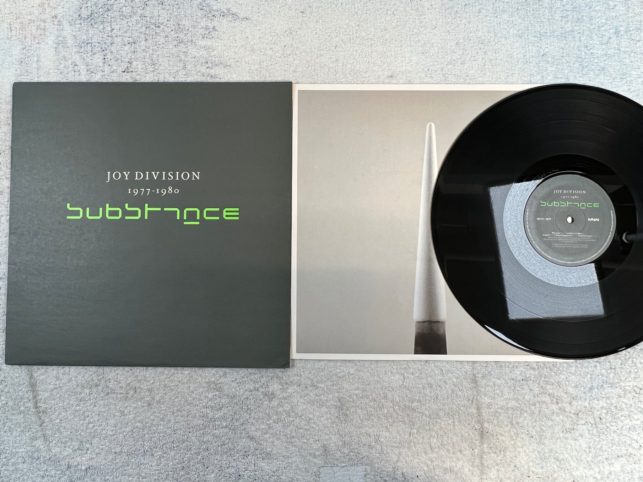Omslagsbild för skivan JOY DIVISION substance LP -88 ncb MNW Fact250 new wave !!!