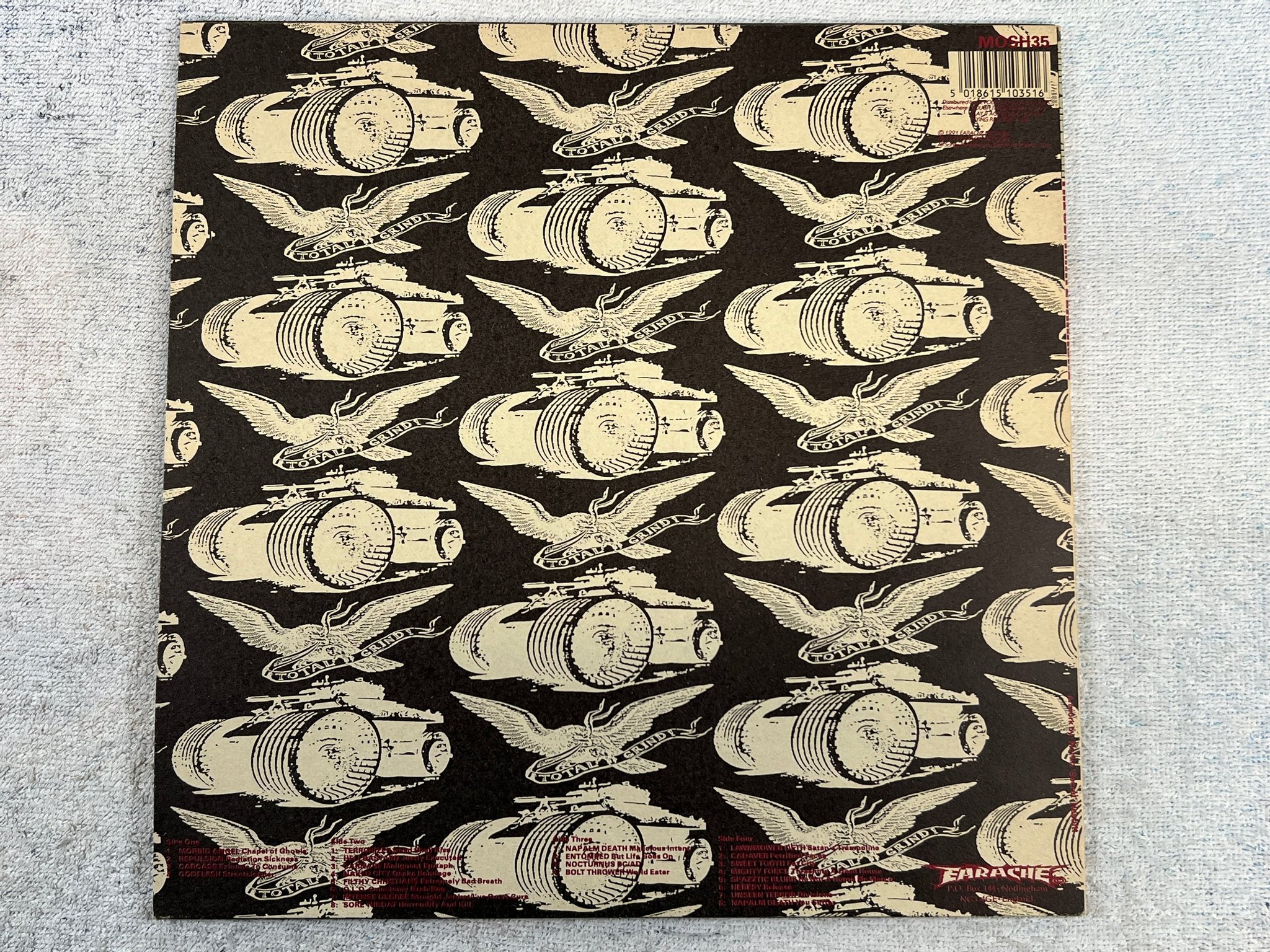 Omslagsbild för skivan V/A  Grindcrusher - the ultimate earache 2xLP -91 EARACHE MOSH35 