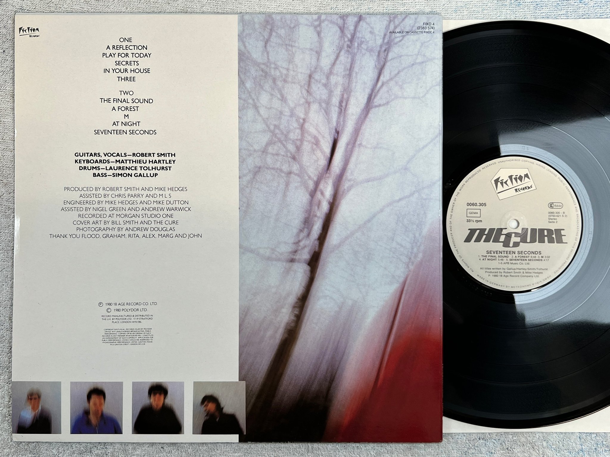 Omslagsbild för skivan THE CURE seventeen seconds LP -80 Ger FICTION 0060.305 