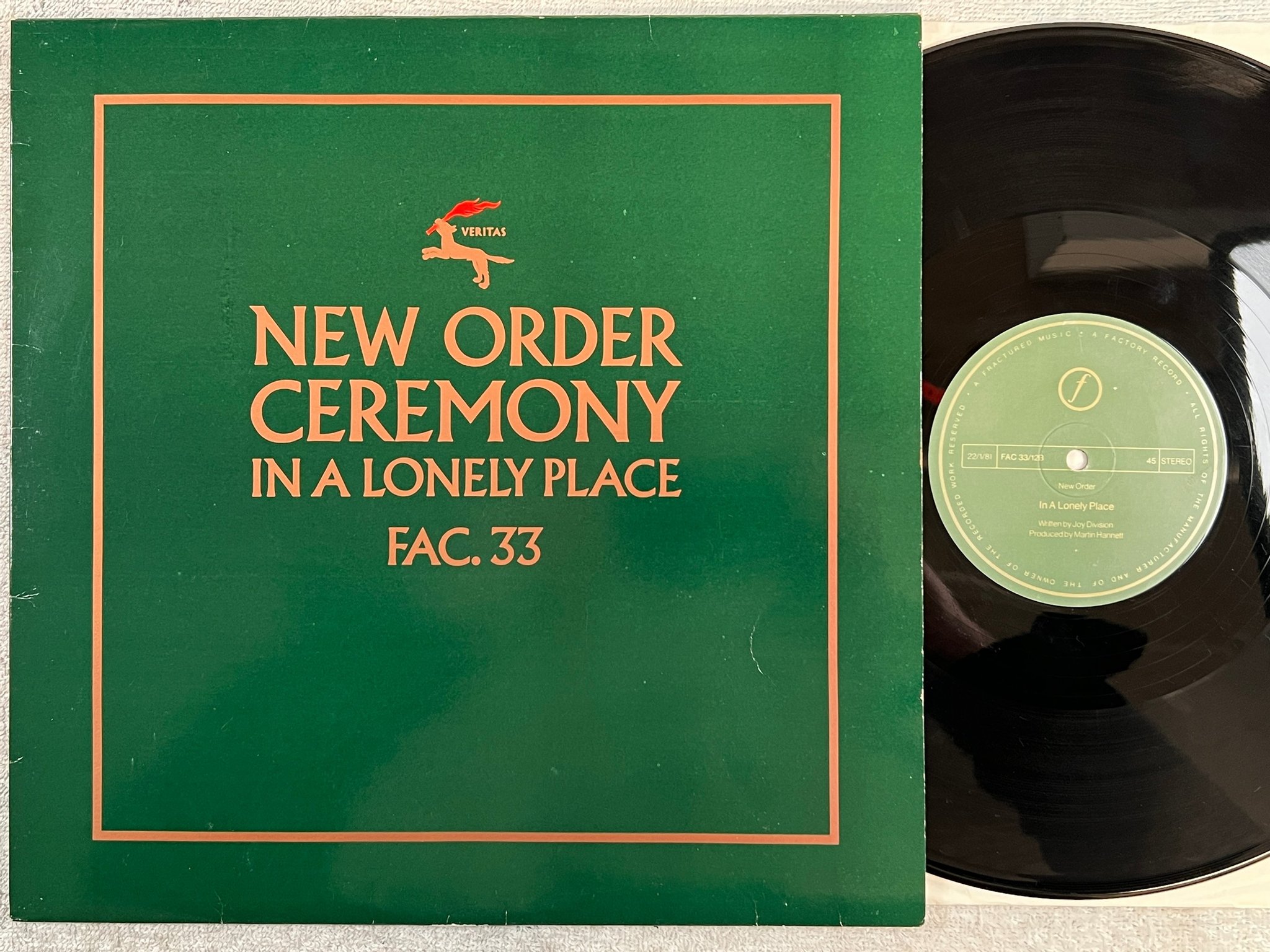 Omslagsbild för skivan NEW ORDER ceremony 12"single -81 UK FACTORY FAC 23