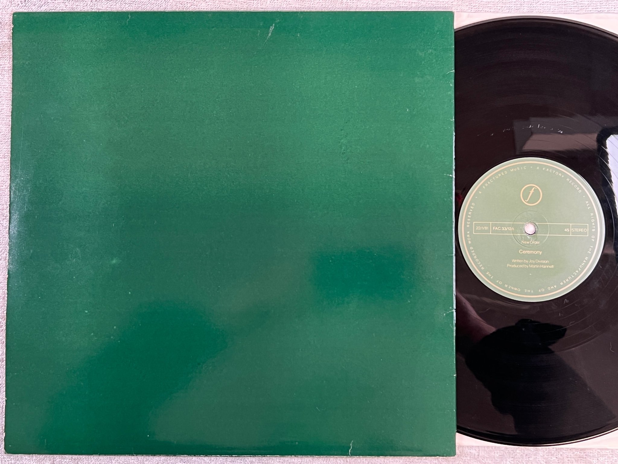 Omslagsbild för skivan NEW ORDER ceremony 12"single -81 UK FACTORY FAC 23