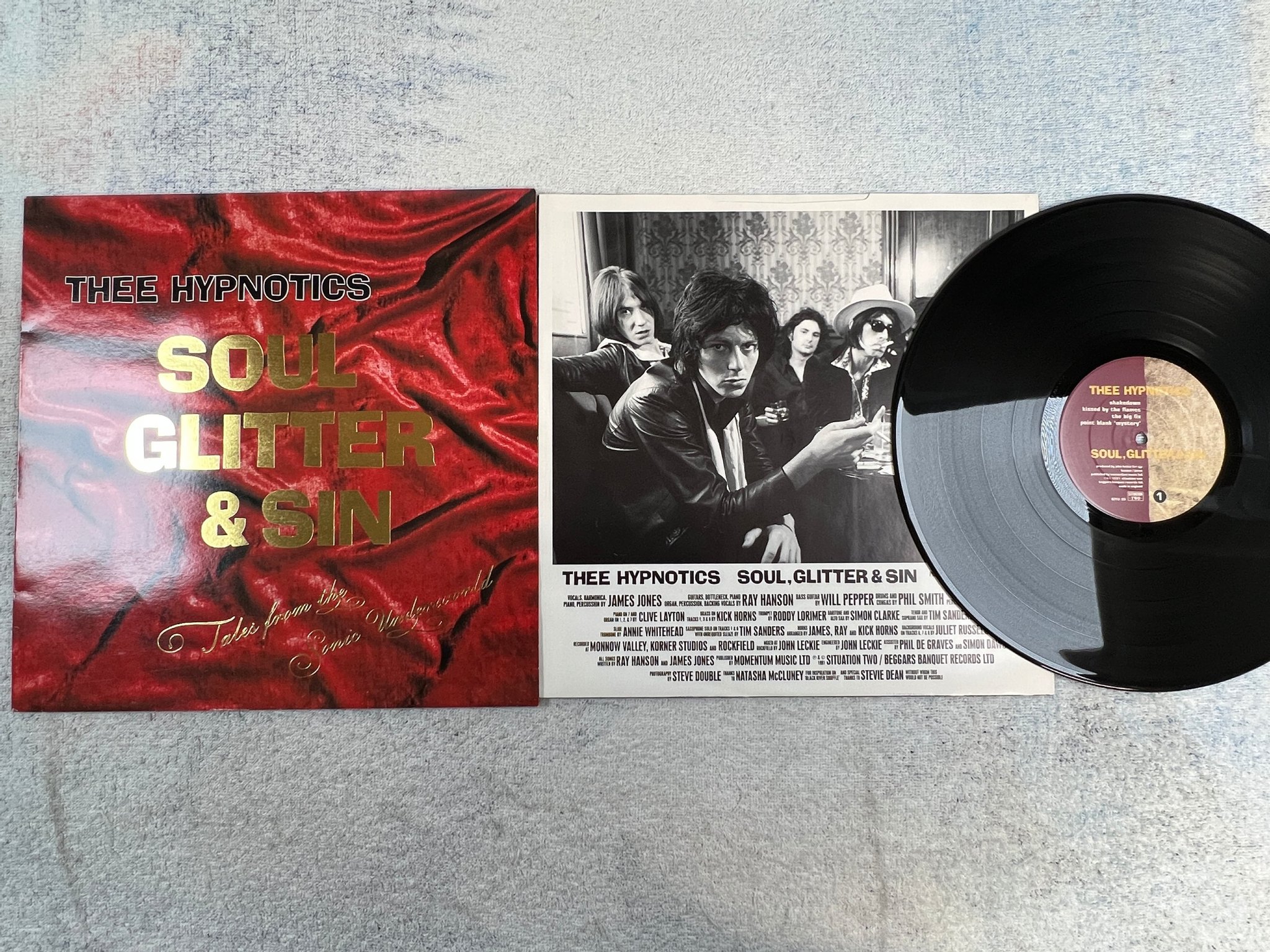 Omslagsbild för skivan THEE HYPNOTICS soul glitter & sin LP -91 UK SITU 35 space rock