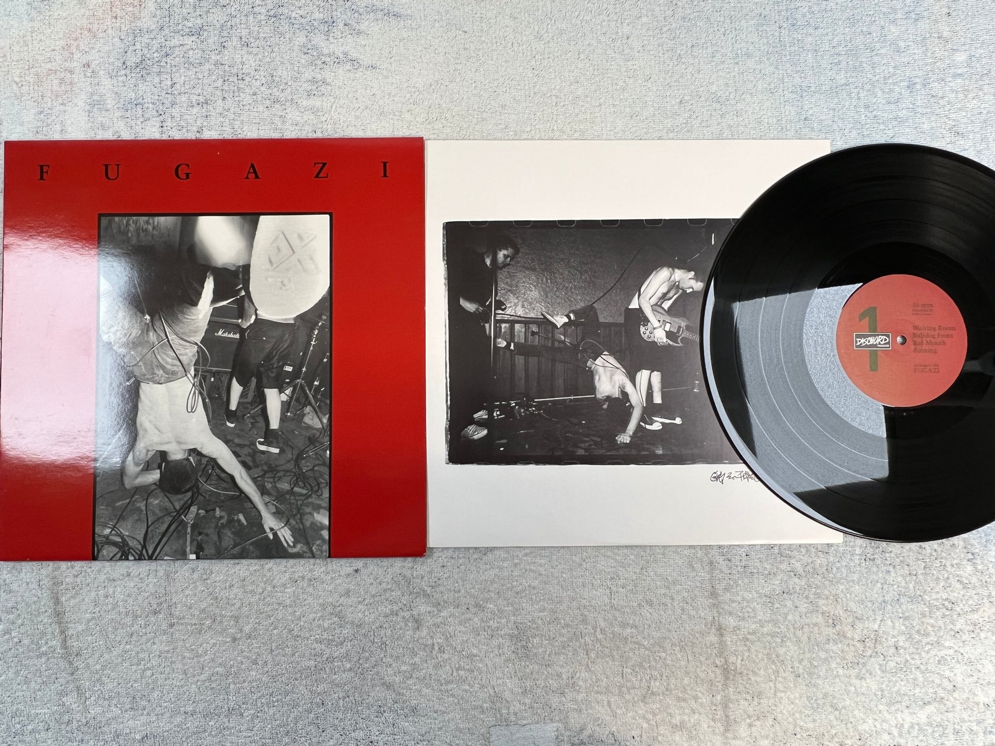 Omslagsbild för skivan FUGAZI  Fugazi (7 Songs) 12"EP -88 US DISCHORD 30 punk