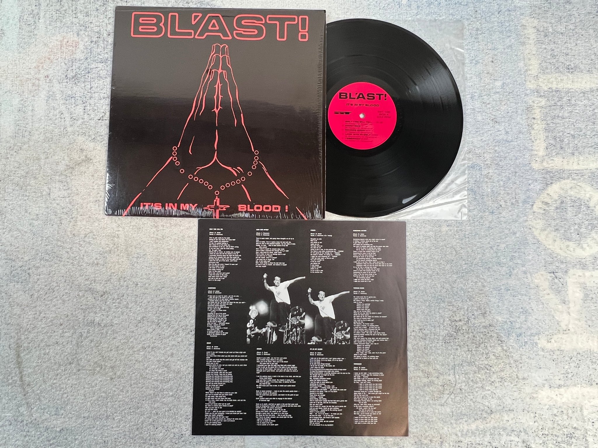 Omslagsbild för skivan BLAST !  it's in my blood LP -87 US SST 106 hardcore 