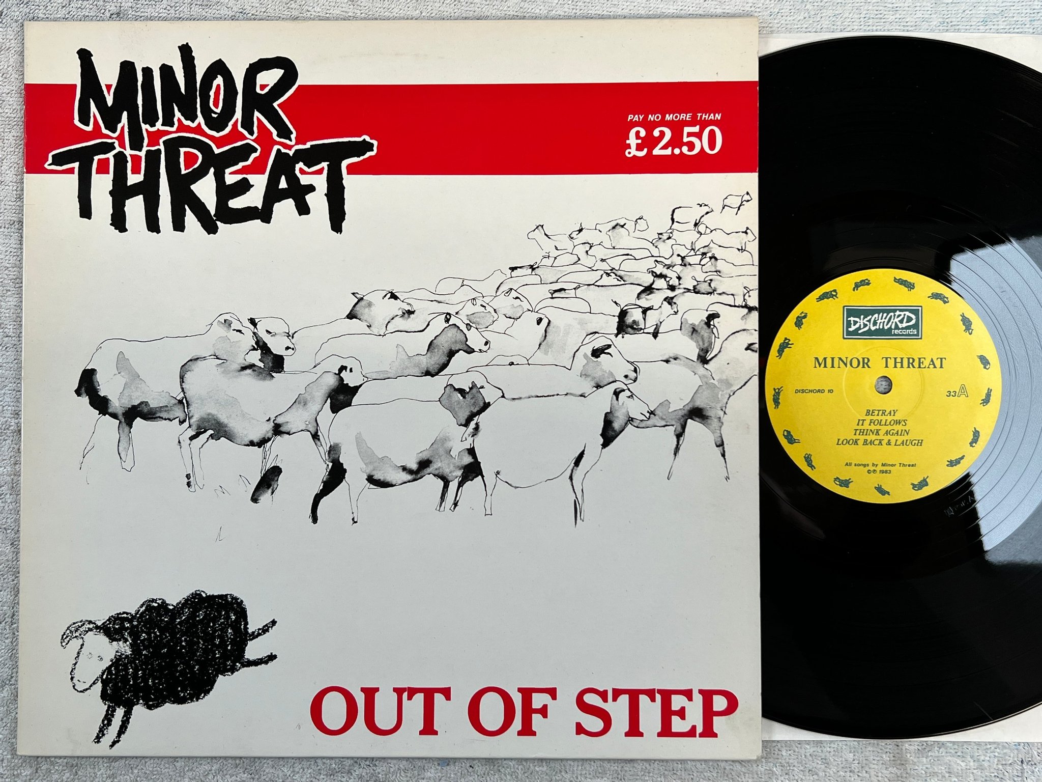 Omslagsbild för skivan MINOR THREAT out of step 12"ep -83 UK DISCHORD Dischord 10 punk
