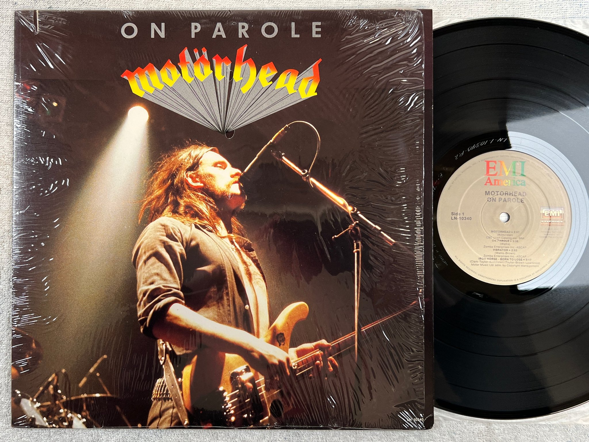 Omslagsbild för skivan MOTÖRHEAD on parole LP re US EMI AMERICA LN-10340